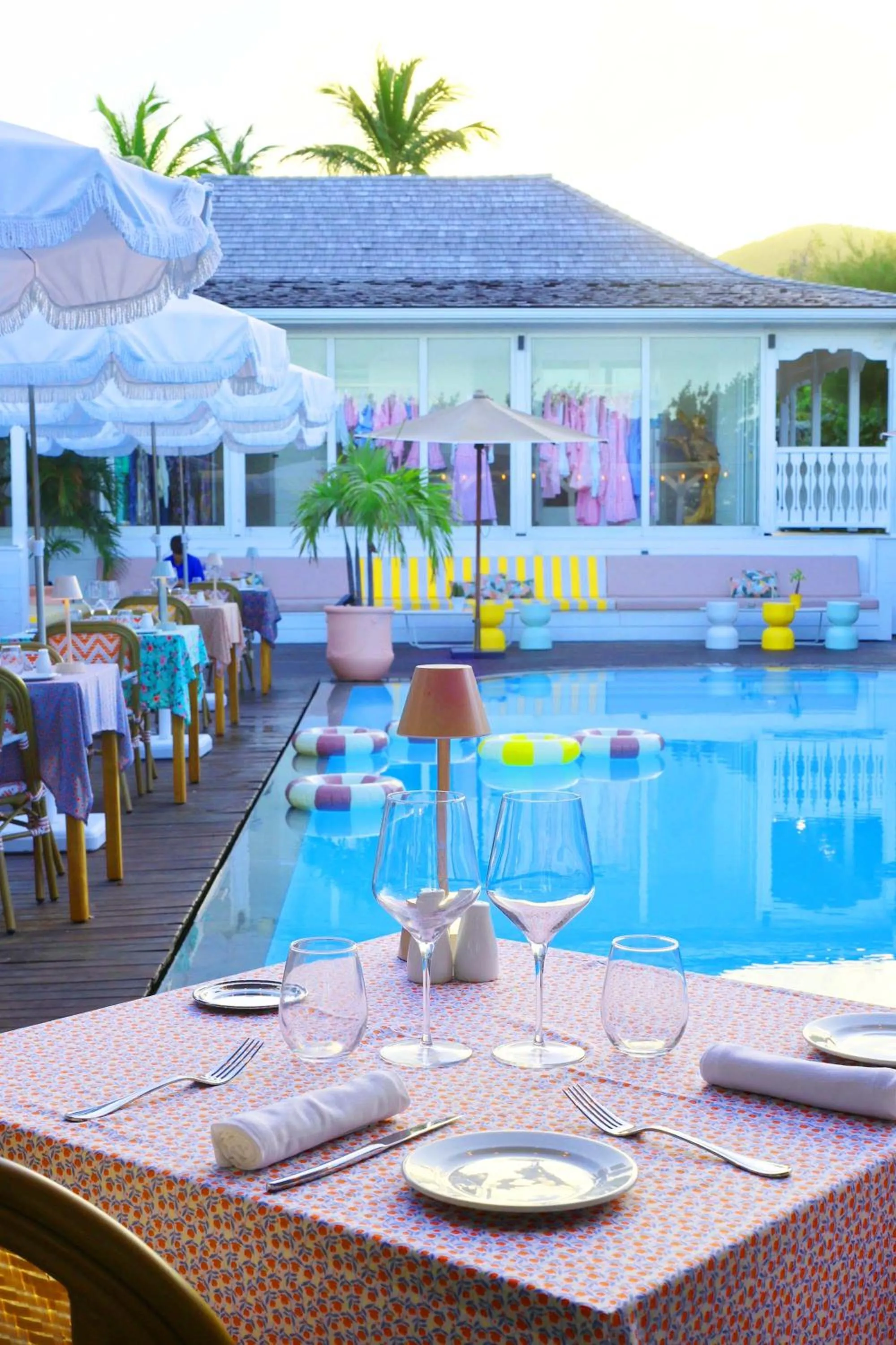 Restaurant/places to eat in Hotel La Plantation