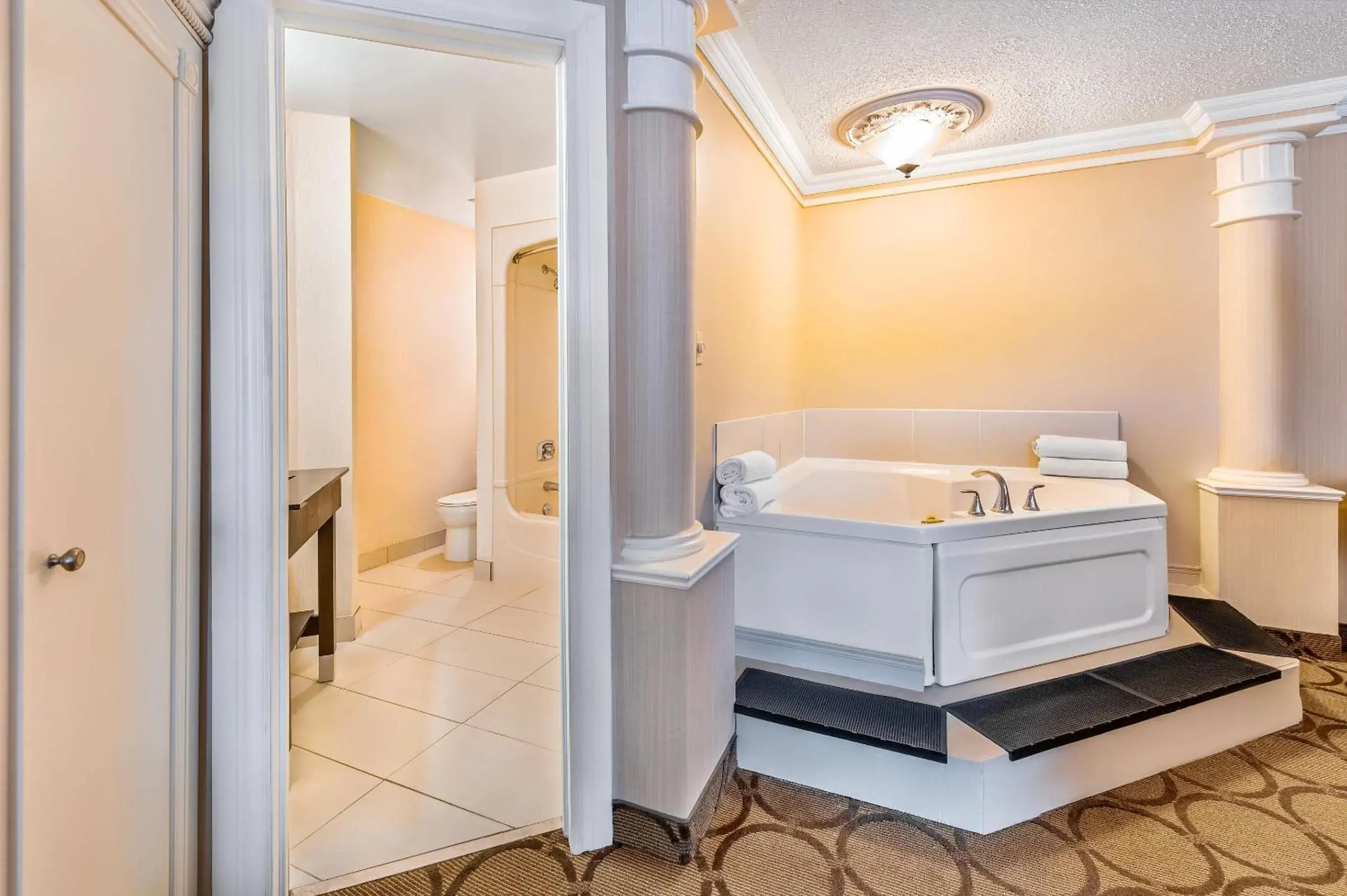 Bedroom in Comfort Inn Bedroom in Comfort Inn