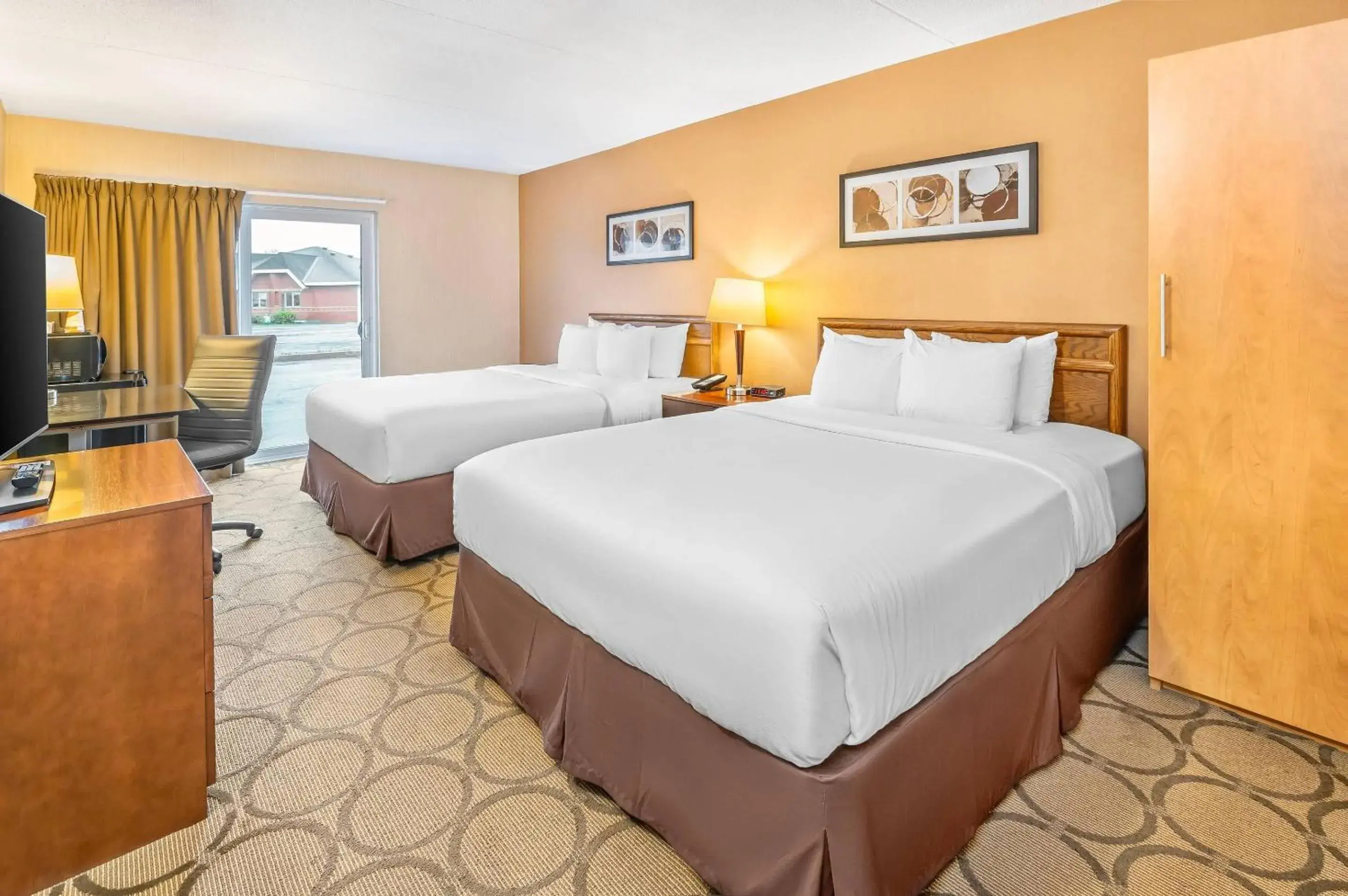 Bedroom in Comfort Inn Bedroom in Comfort Inn