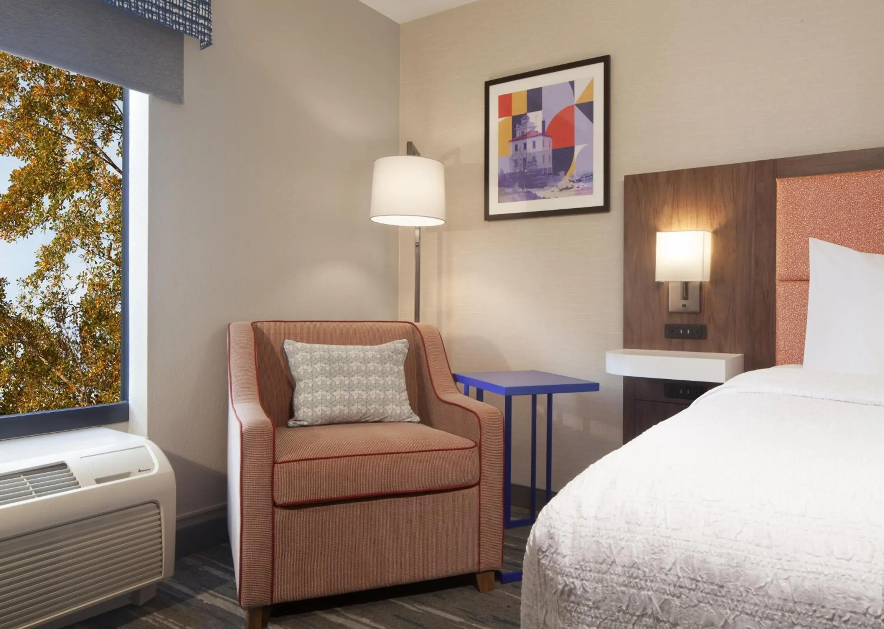 Bed in Hampton Inn & Suites Cleveland-Mentor Bed in Hampton Inn & Suites Cleveland-Mentor