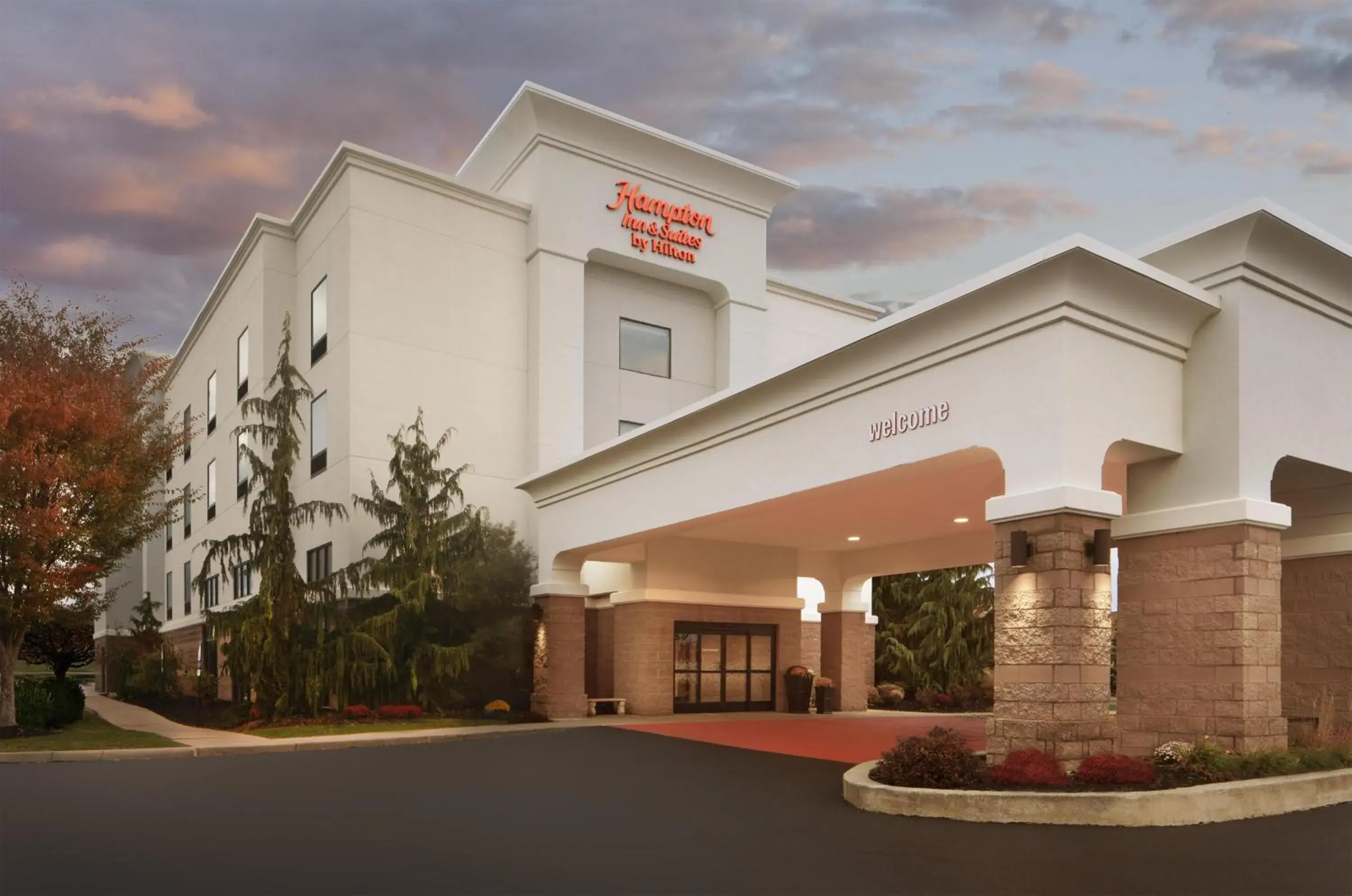 Property building in Hampton Inn & Suites Cleveland-Mentor Property building in Hampton Inn & Suites Cleveland-Mentor