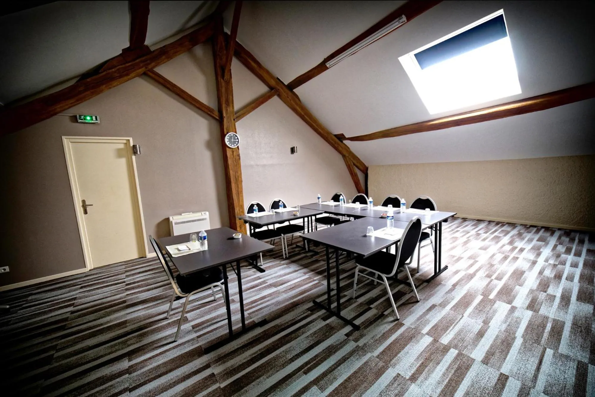Meeting/conference room in Logis Auberge Des Moissons