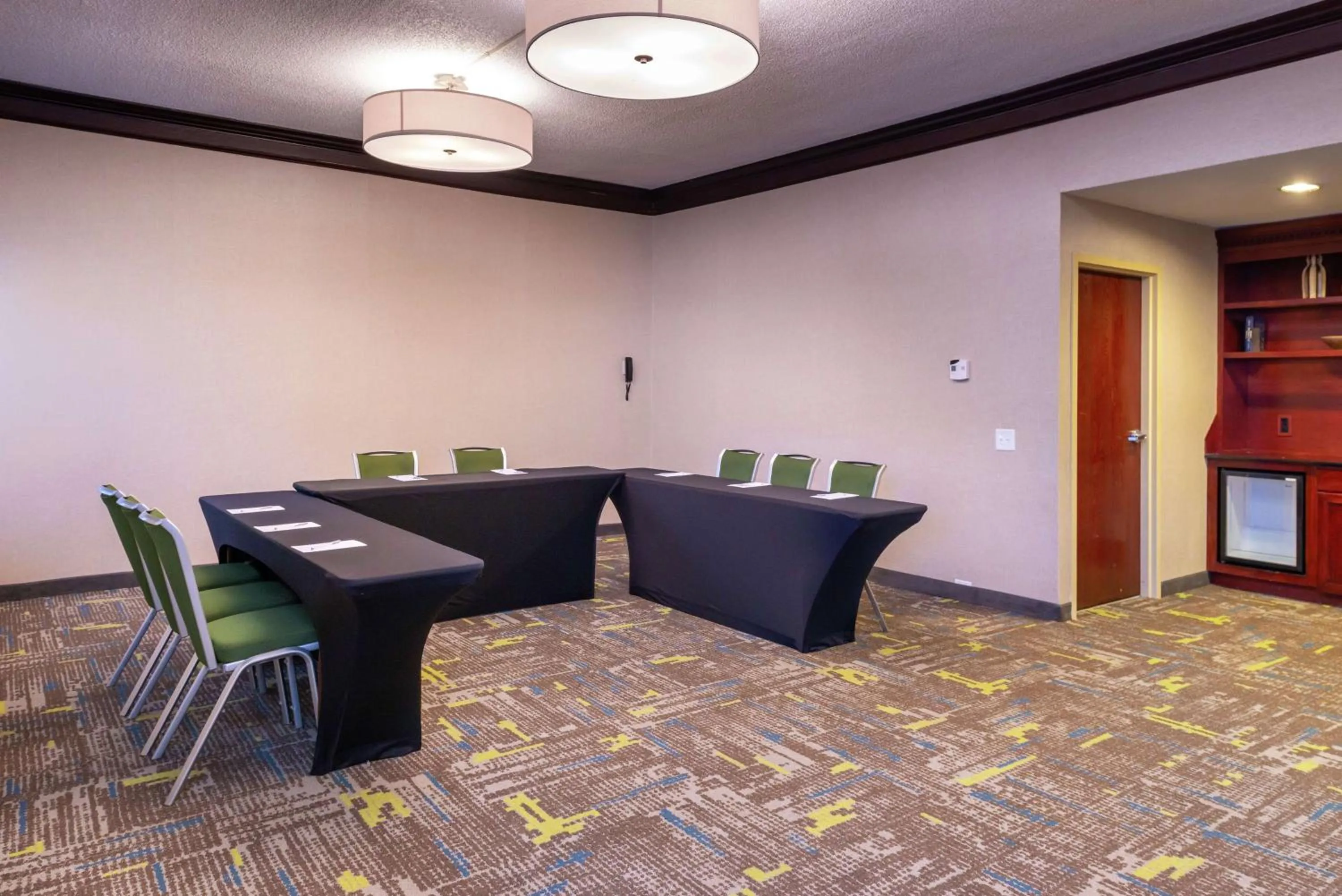 Meeting/conference room in Hampton Inn Greensboro Airport