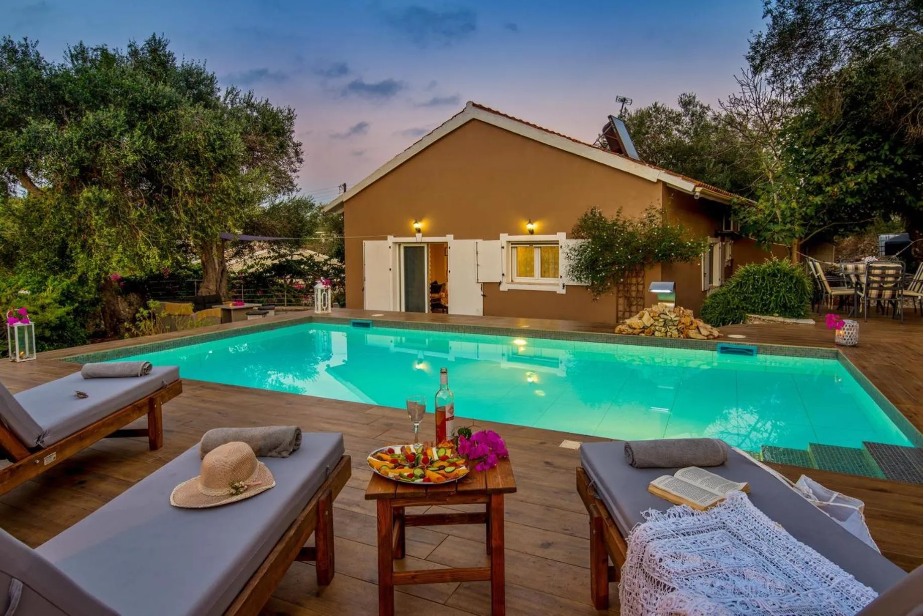 Vasia's Artistsvillas