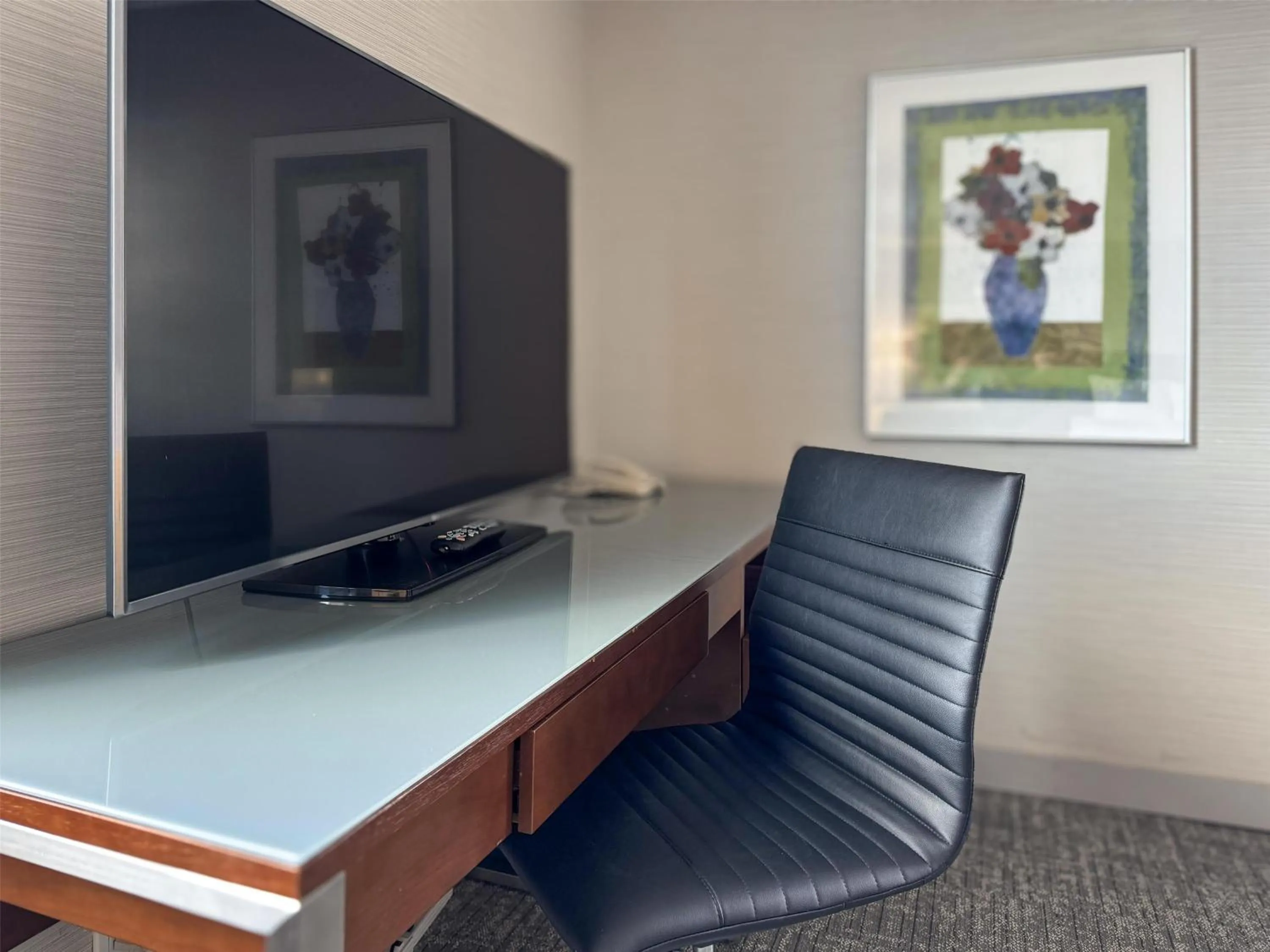 Photo of the whole room in Coast Prince George Hotel by APA