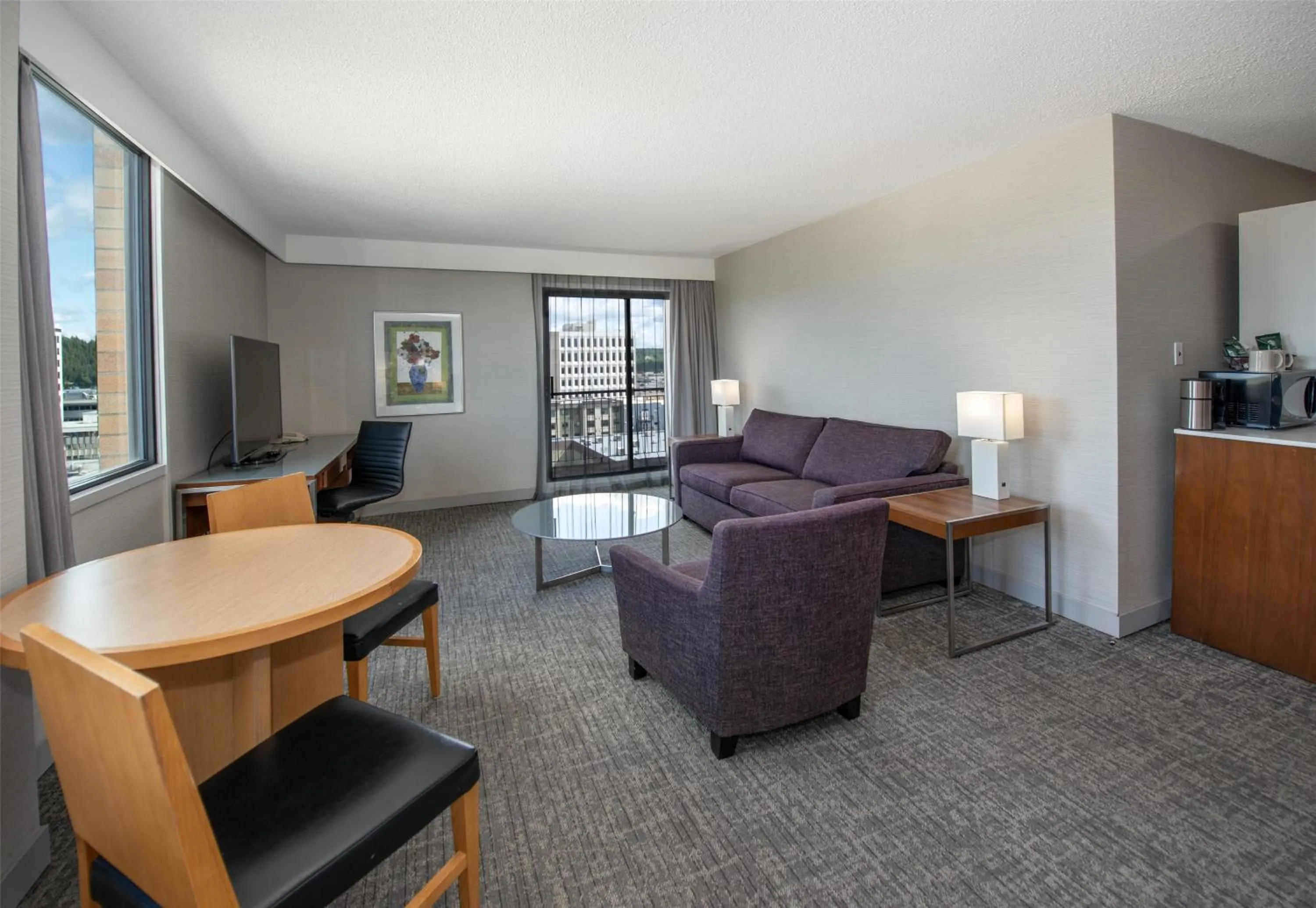 Photo of the whole room in Coast Prince George Hotel by APA