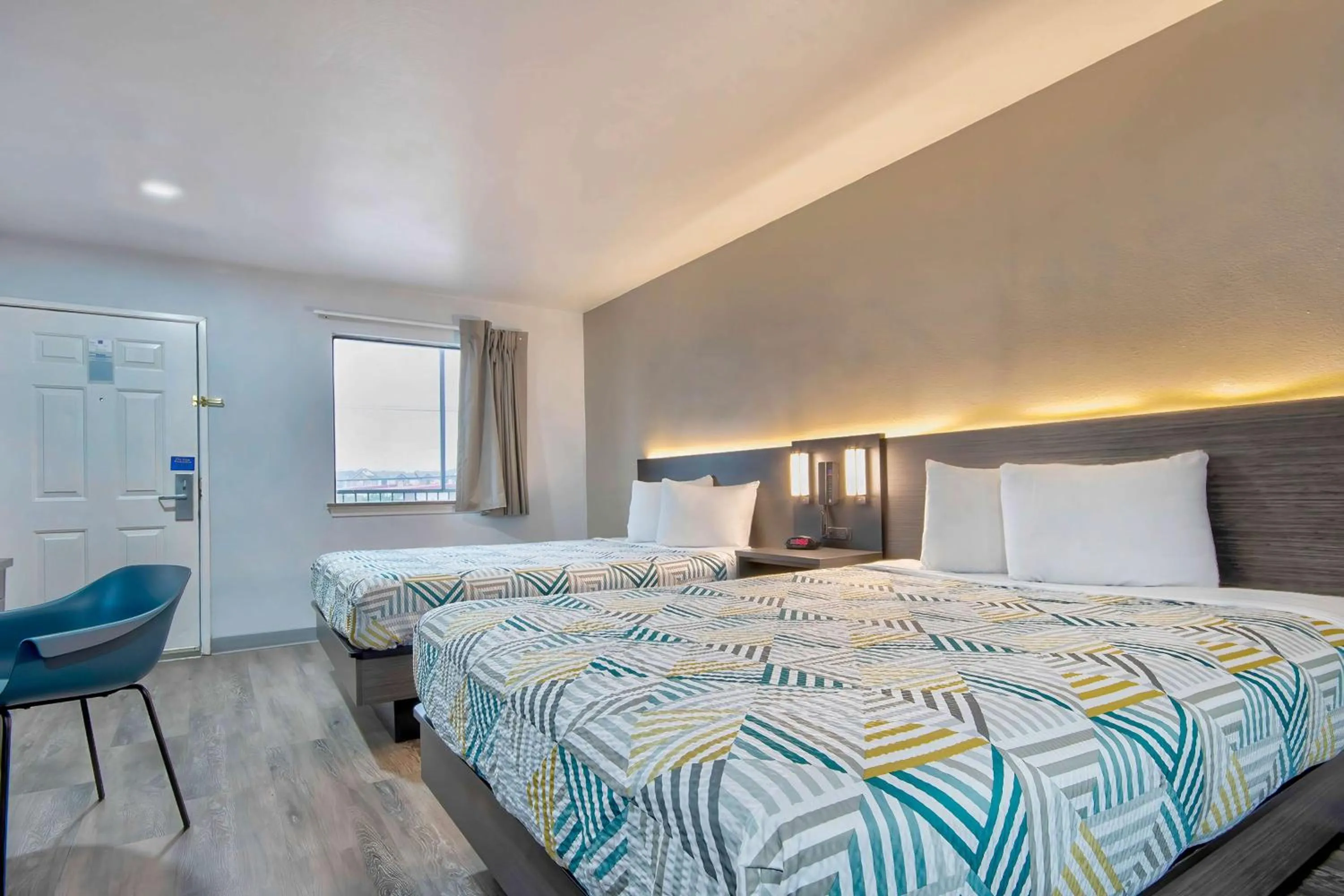 Bedroom, Bed in Studio 6 - Texas City, TX