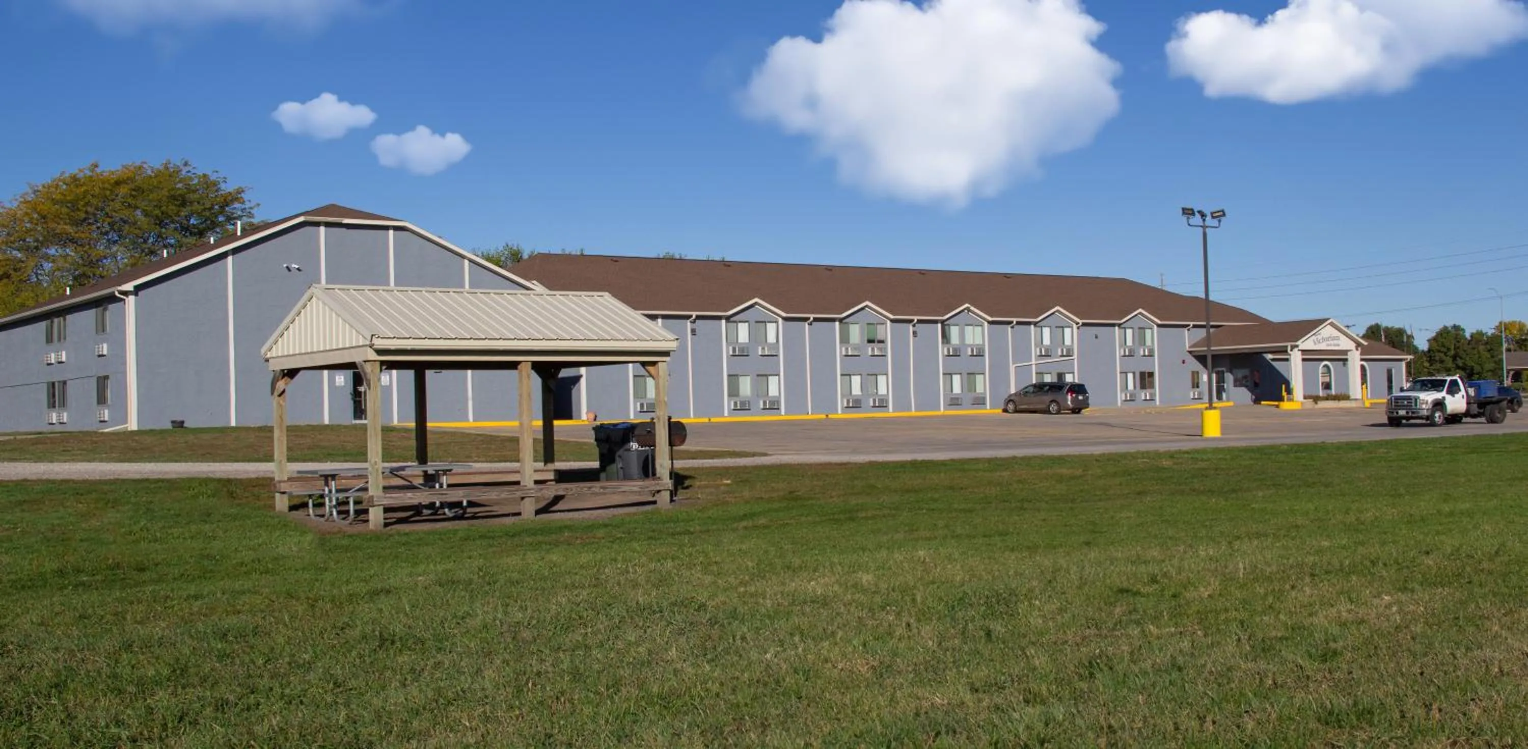 Patio in New Victorian Inn & Suites-Norfolk