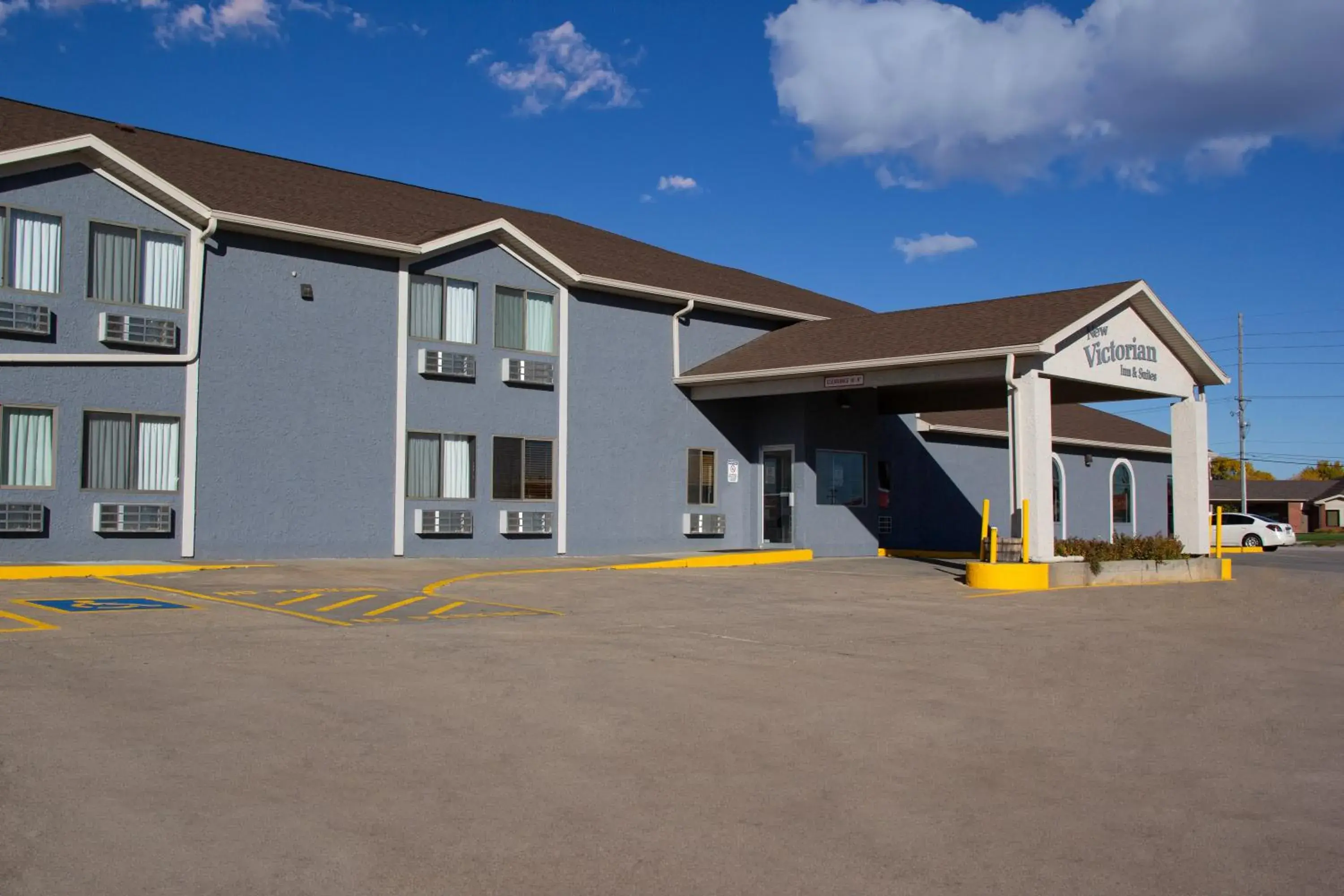 Property building in New Victorian Inn & Suites-Norfolk Property building in New Victorian Inn & Suites-Norfolk