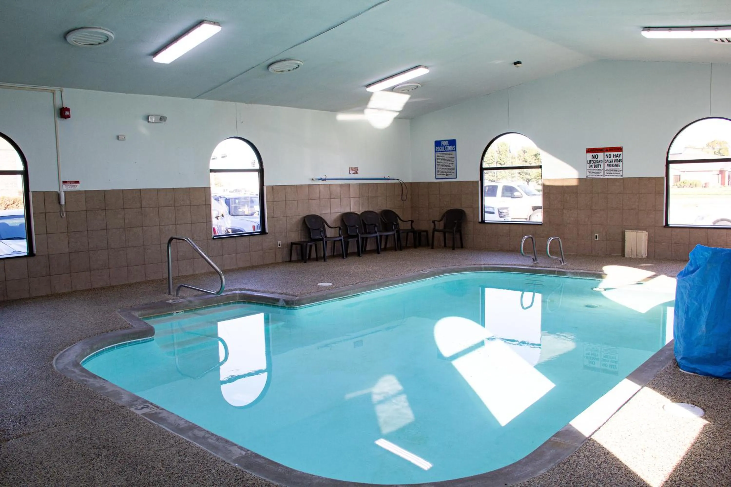 Swimming pool in New Victorian Inn & Suites-Norfolk
