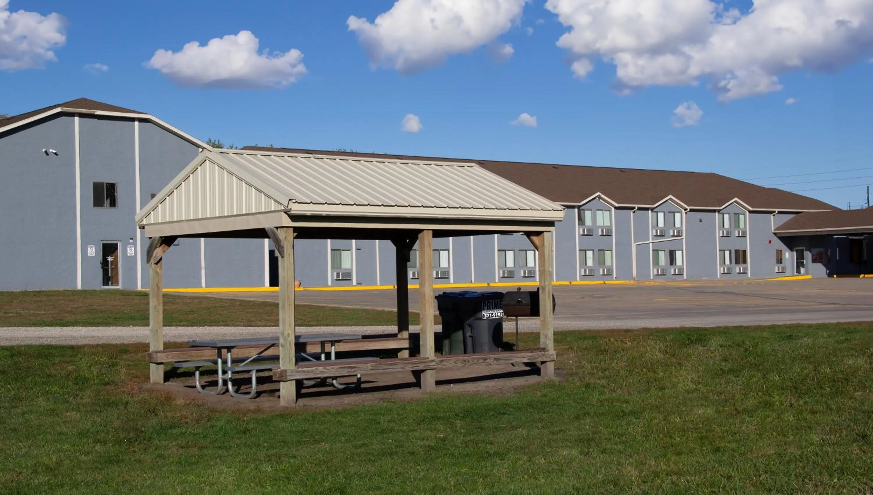 Property building in New Victorian Inn & Suites-Norfolk