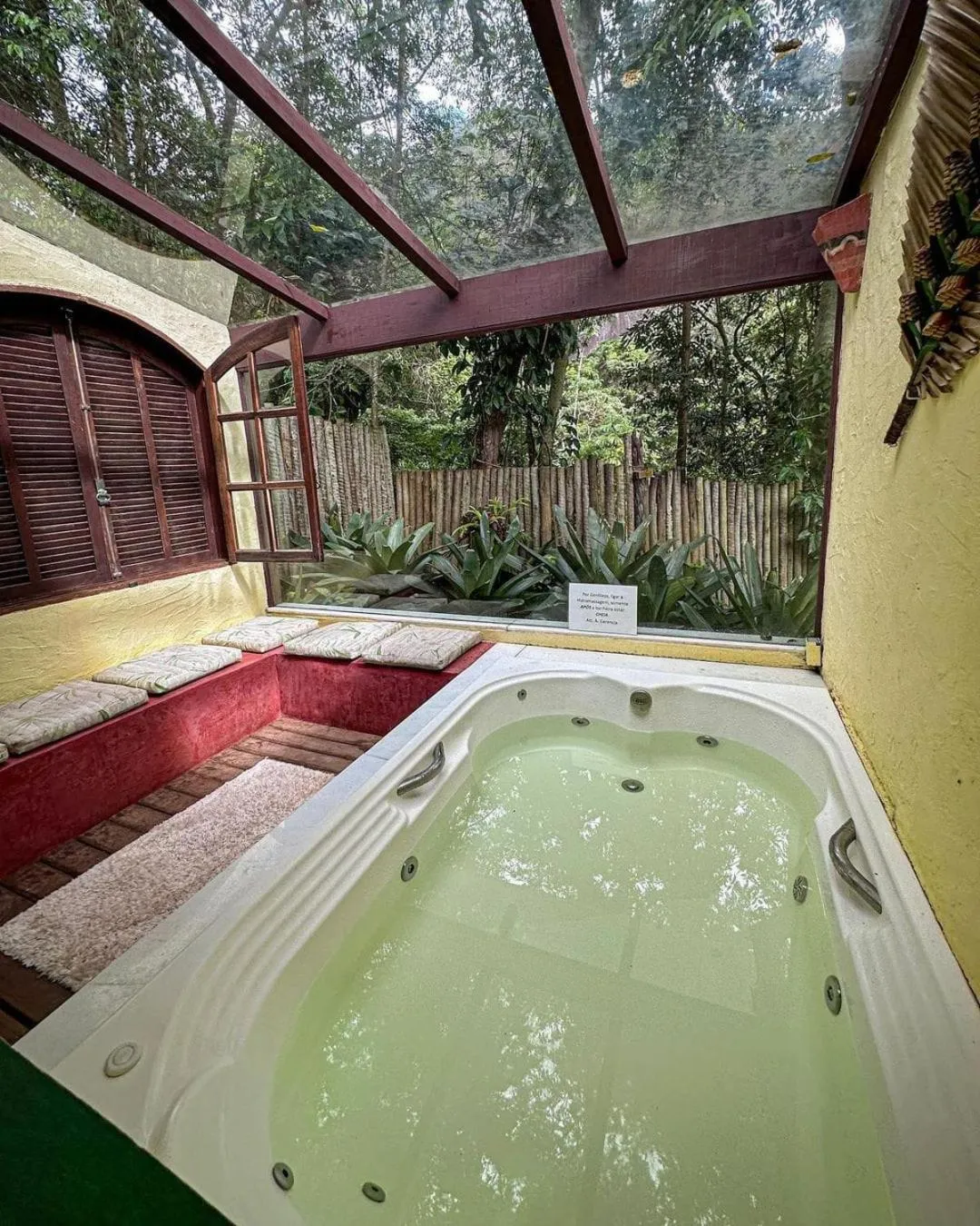 Hot Tub in Pousada Paraíso Açú