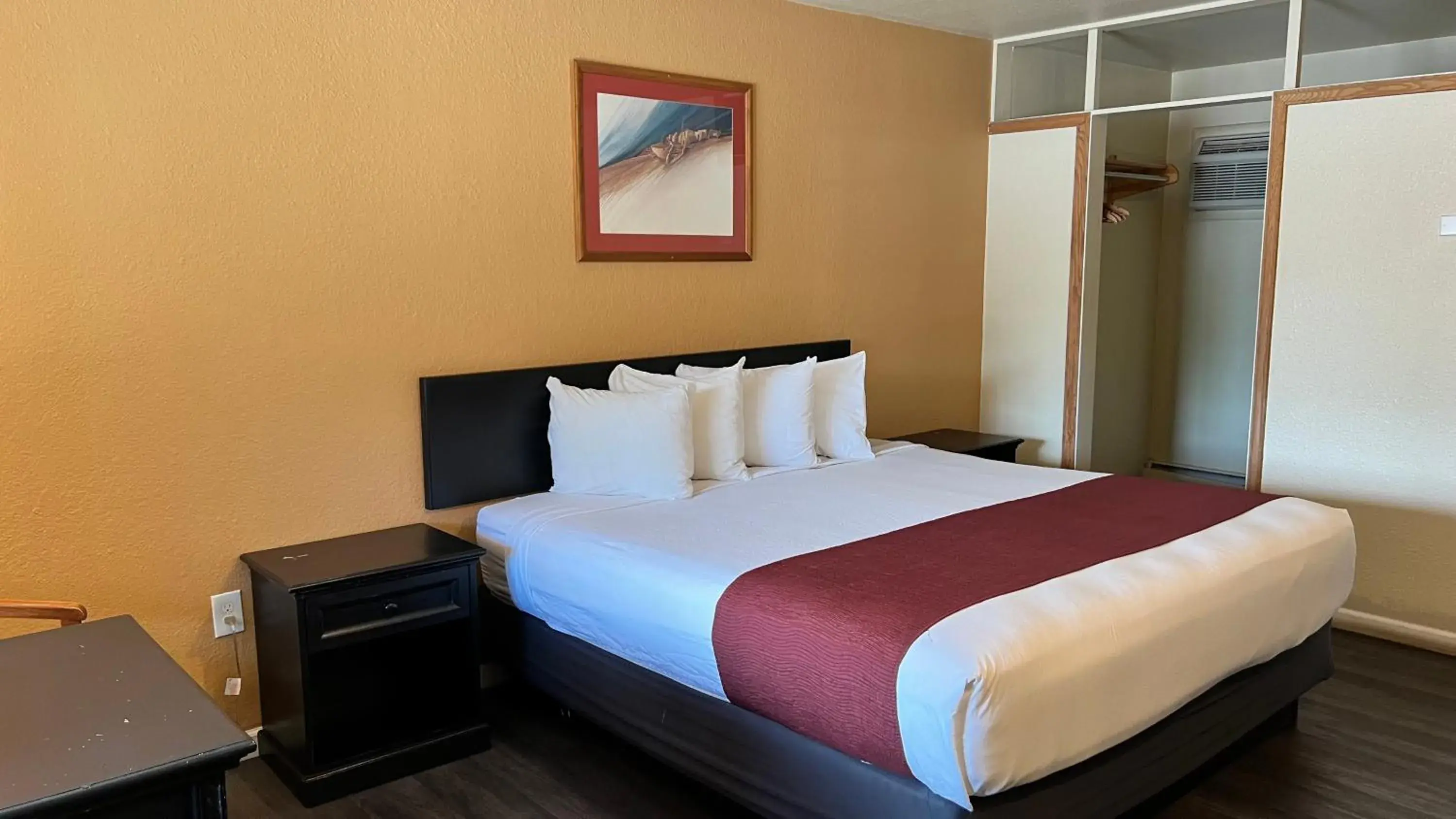 King Room in Black Canyon Motel King Room in Black Canyon Motel