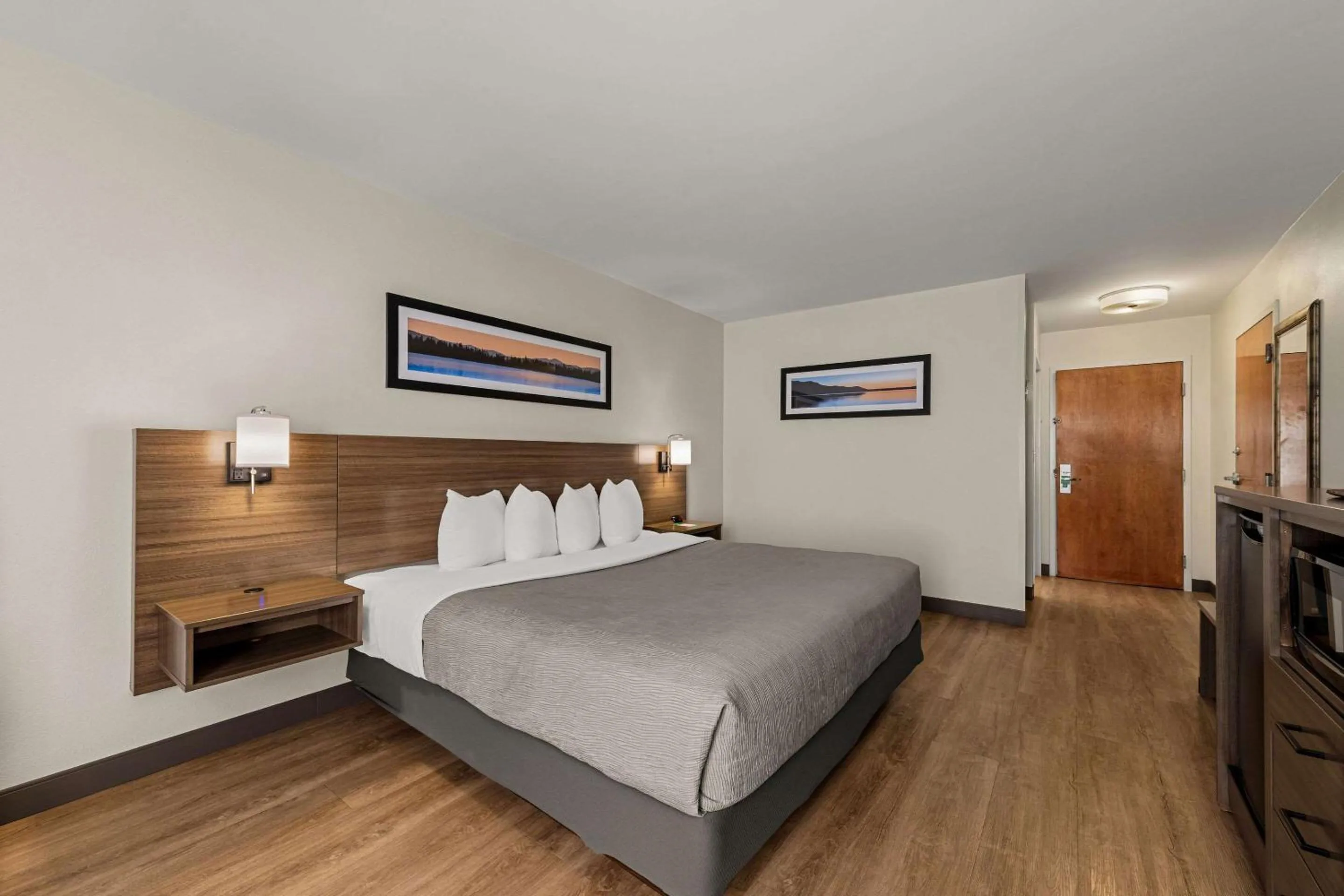 Bedroom, Bed in Quality Inn & Suites Matthews - Charlotte