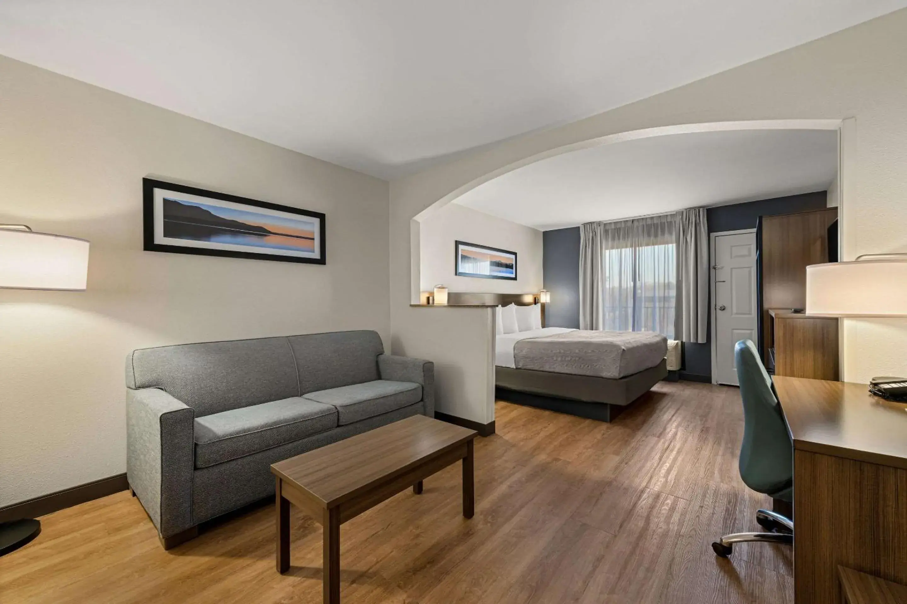 King Suite in Quality Inn & Suites Matthews - Charlotte King Suite in Quality Inn & Suites Matthews - Charlotte