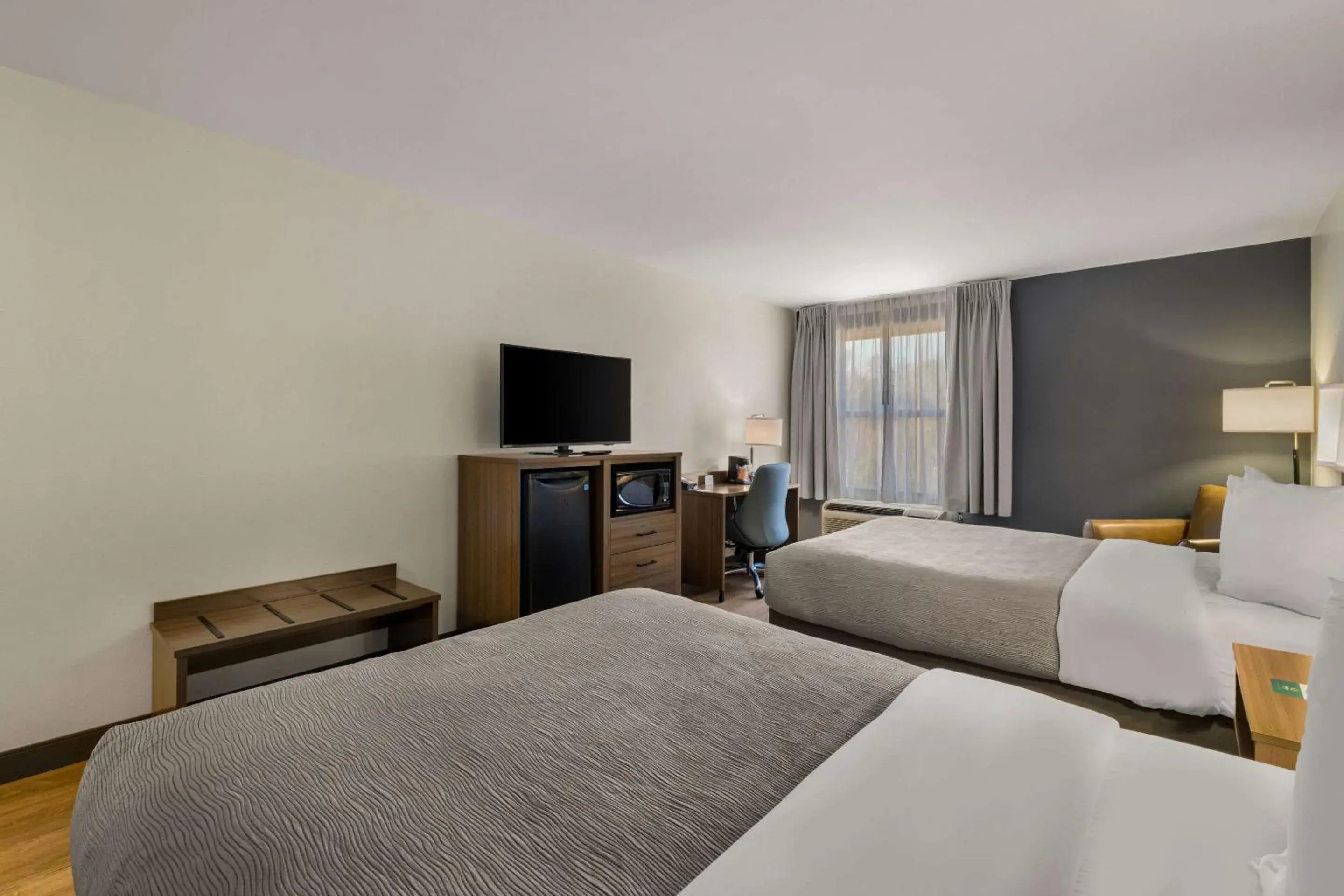 Bedroom, Bed in Quality Inn & Suites Matthews - Charlotte Bedroom, Bed in Quality Inn & Suites Matthews - Charlotte