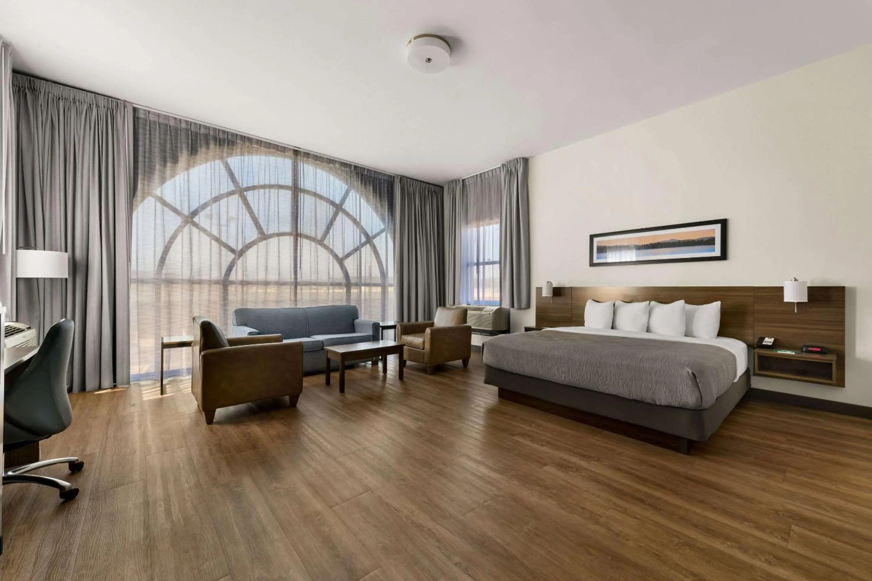 Bedroom, Bed in Quality Inn & Suites Matthews - Charlotte