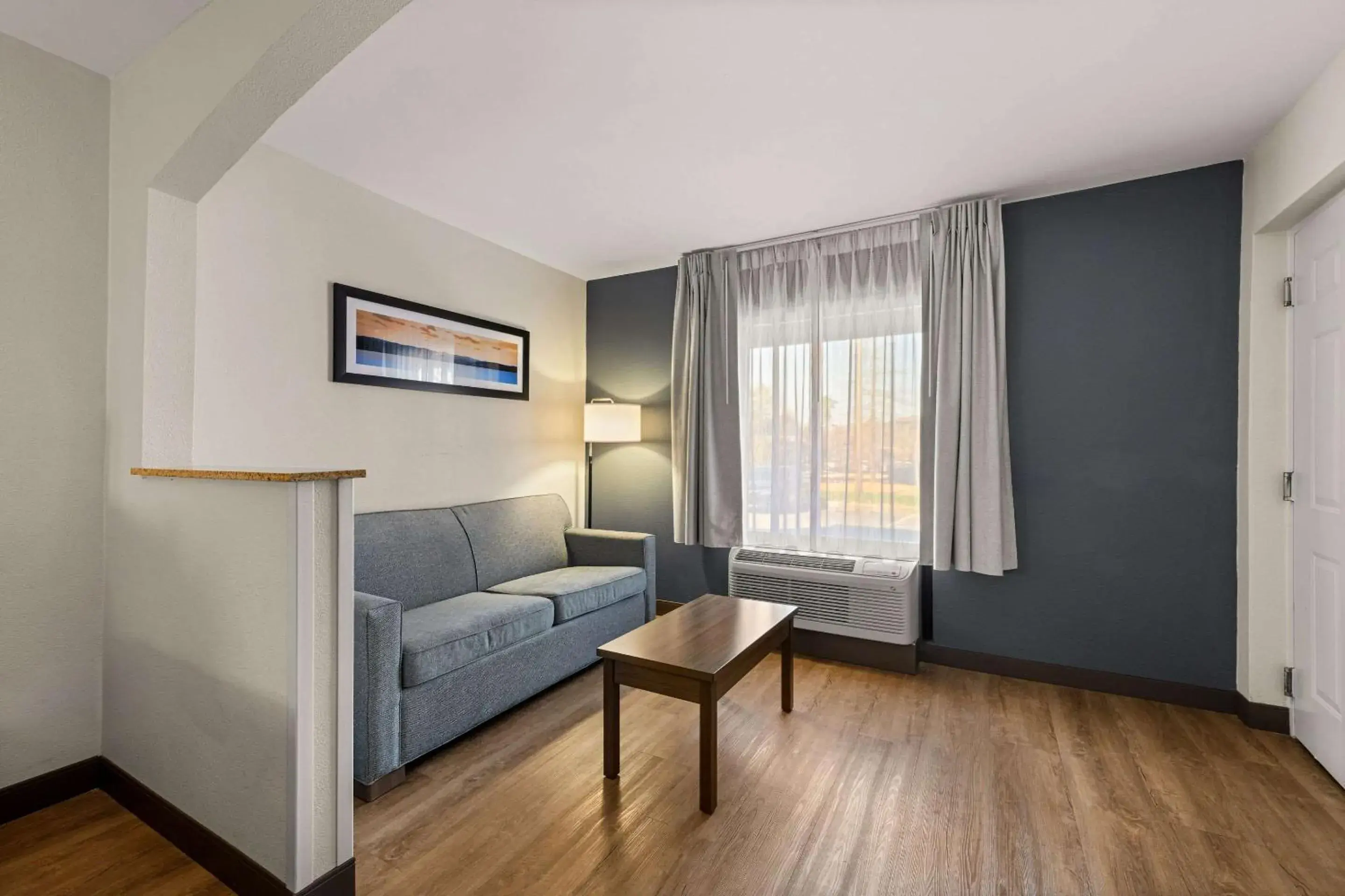 Bedroom, Bed in Quality Inn & Suites Matthews - Charlotte Bedroom, Bed in Quality Inn & Suites Matthews - Charlotte