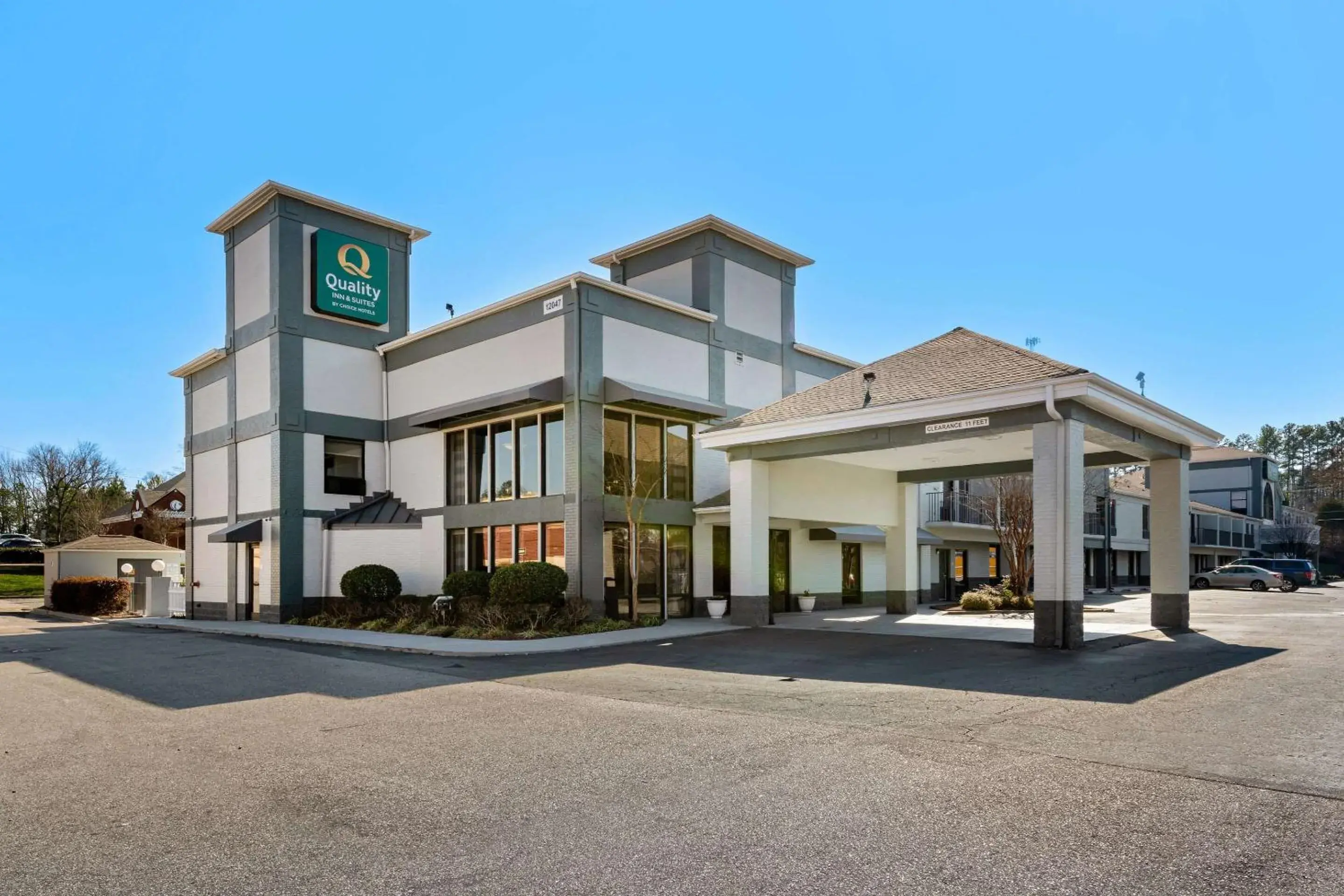 Property building in Quality Inn & Suites Matthews - Charlotte Property building in Quality Inn & Suites Matthews - Charlotte