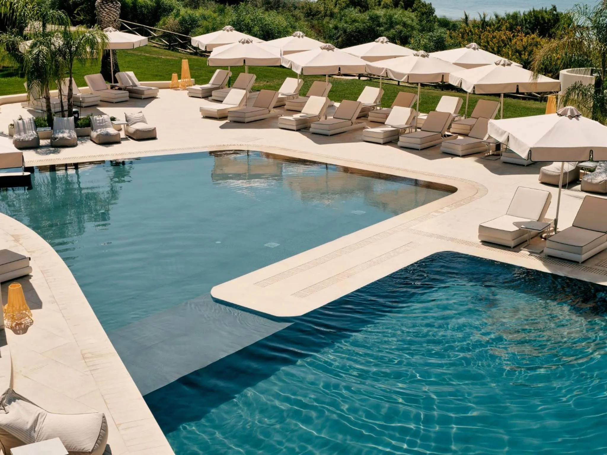 Swimming pool in Mangia's Torre Del Barone Resort & SPA