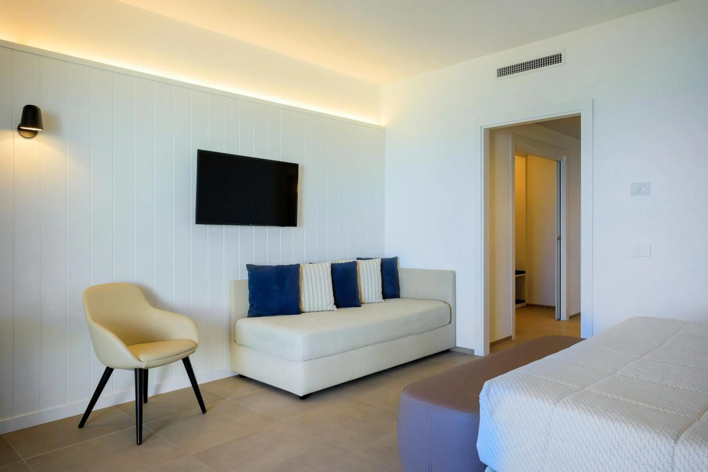 Bedroom, Bed in Mangia's Torre Del Barone Resort & SPA