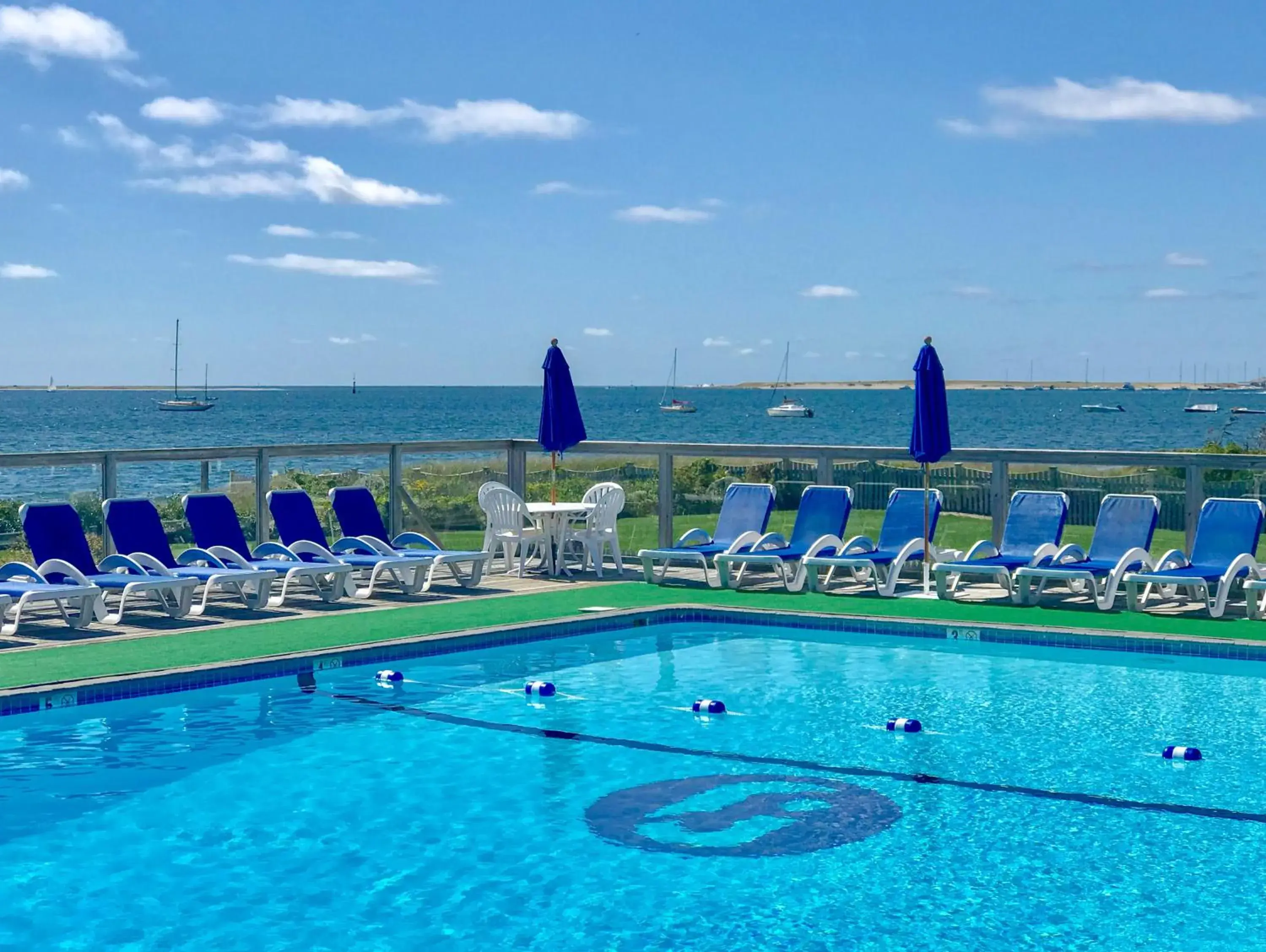 Swimming pool in Green Harbor Resort Swimming pool in Green Harbor Resort