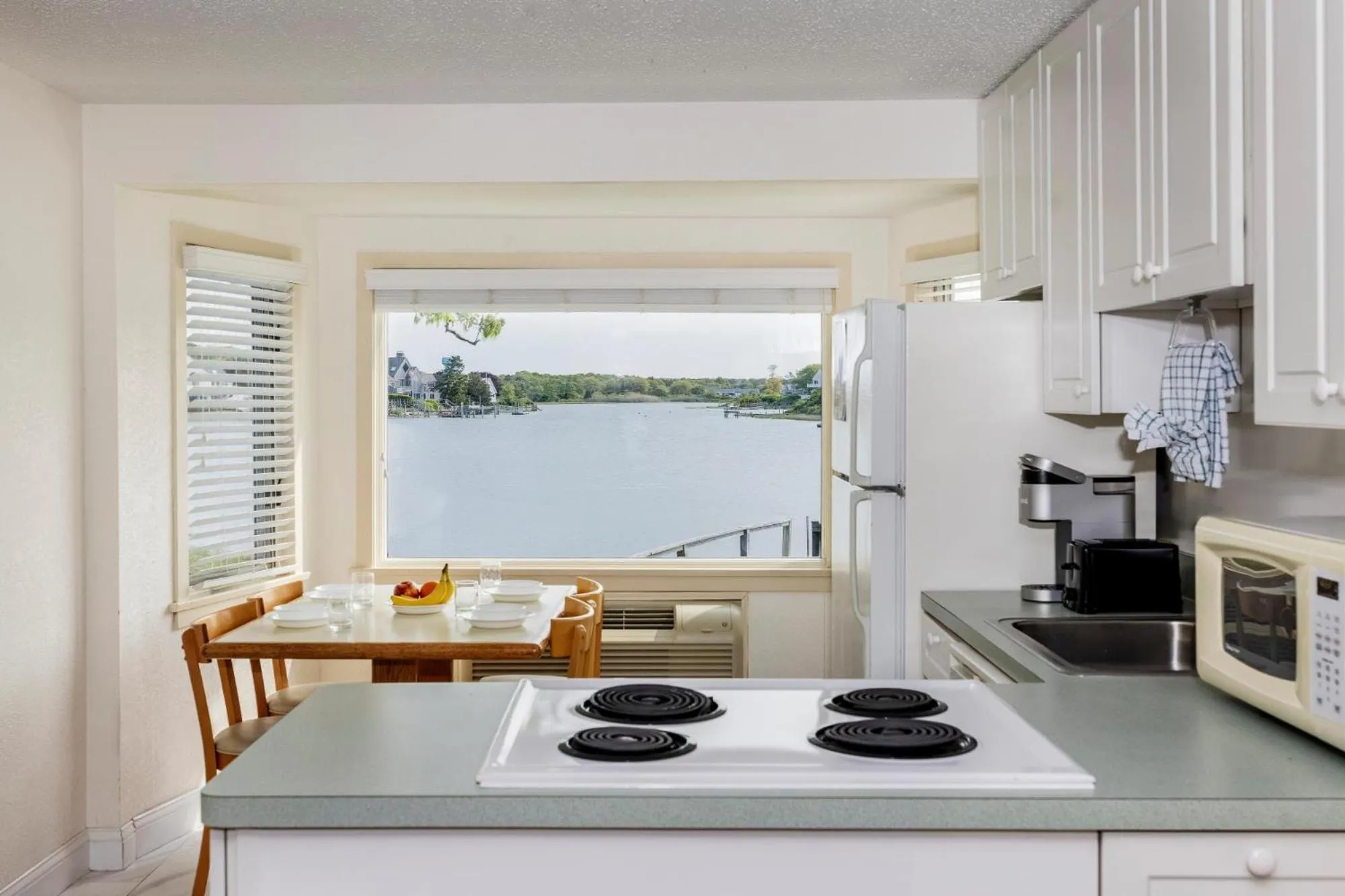 Kitchen or kitchenette in Green Harbor Resort