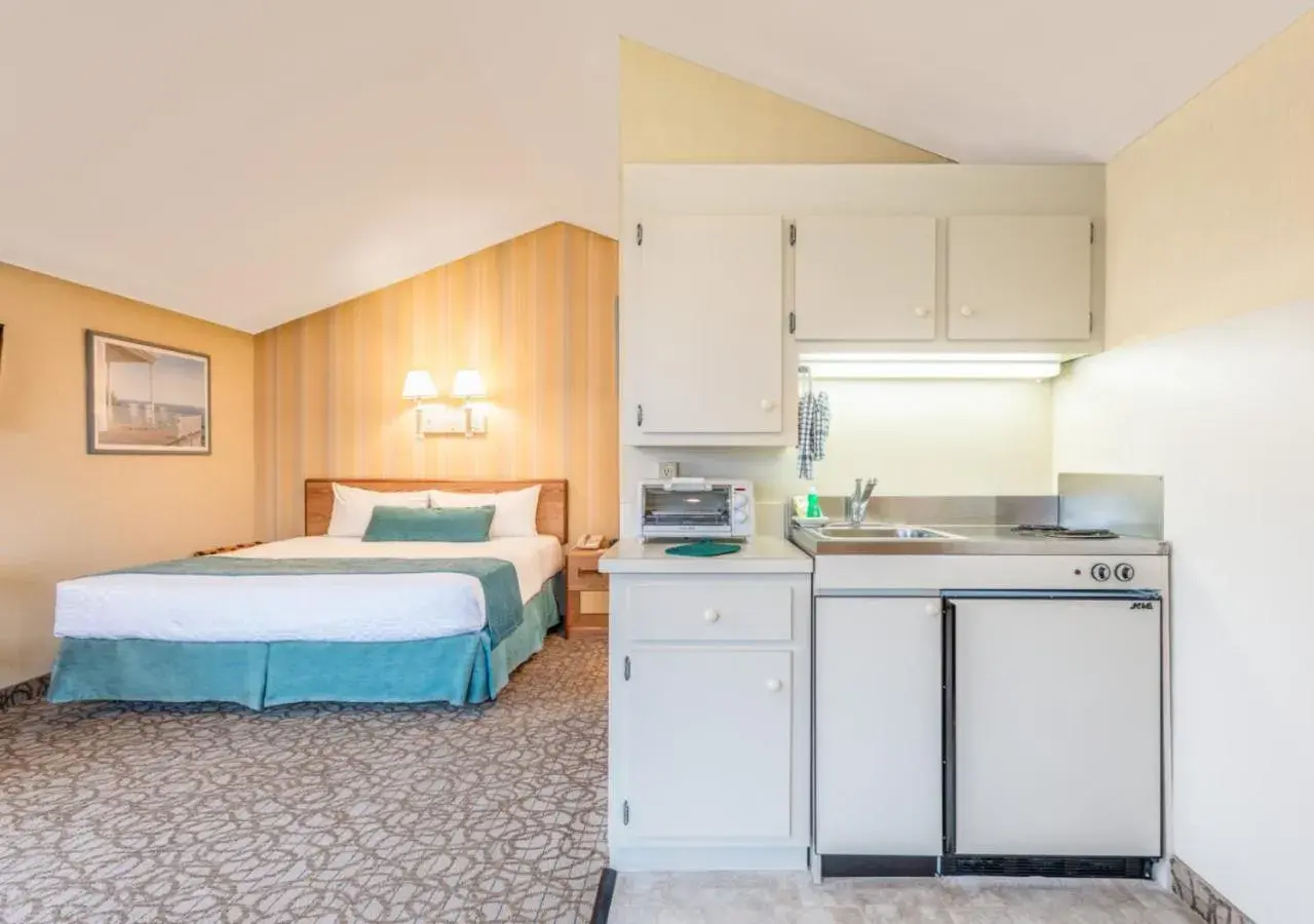 Bed in Green Harbor Resort Bed in Green Harbor Resort