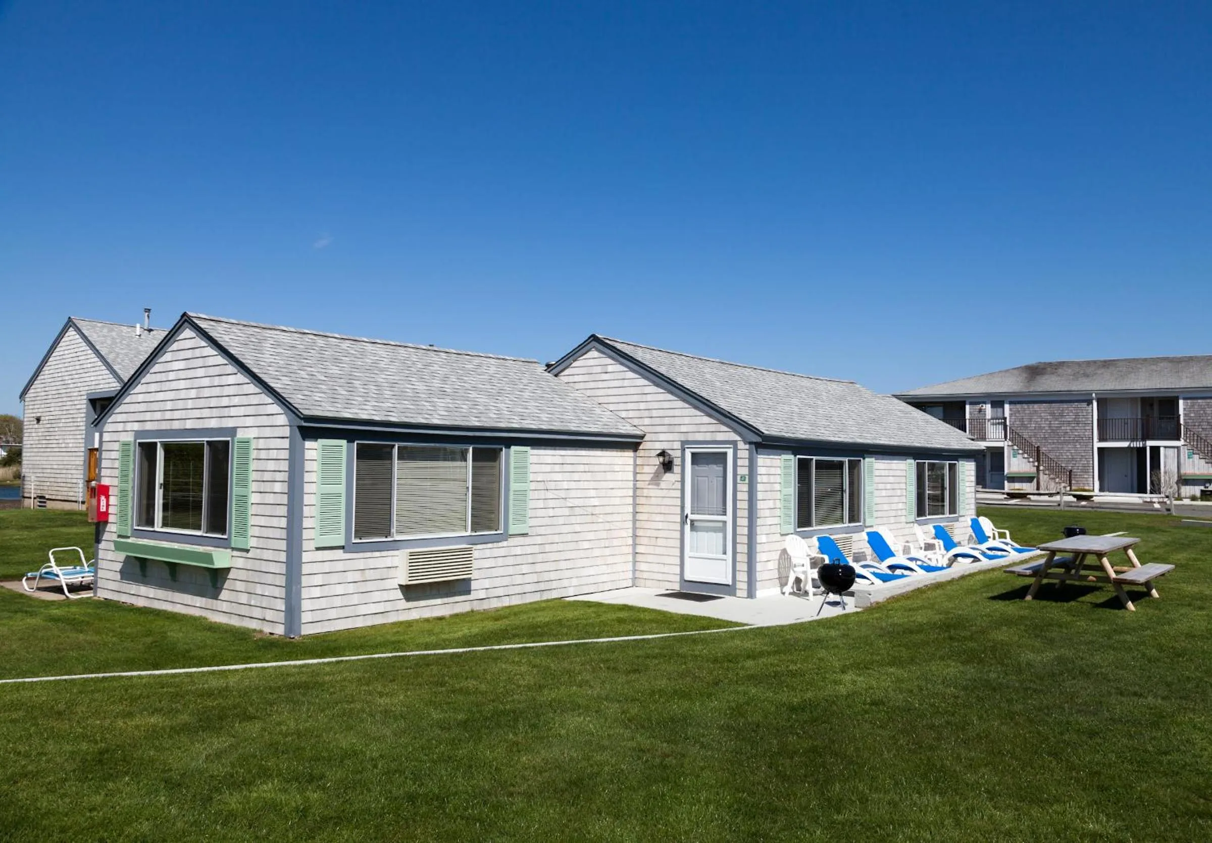 Property building in Green Harbor Resort