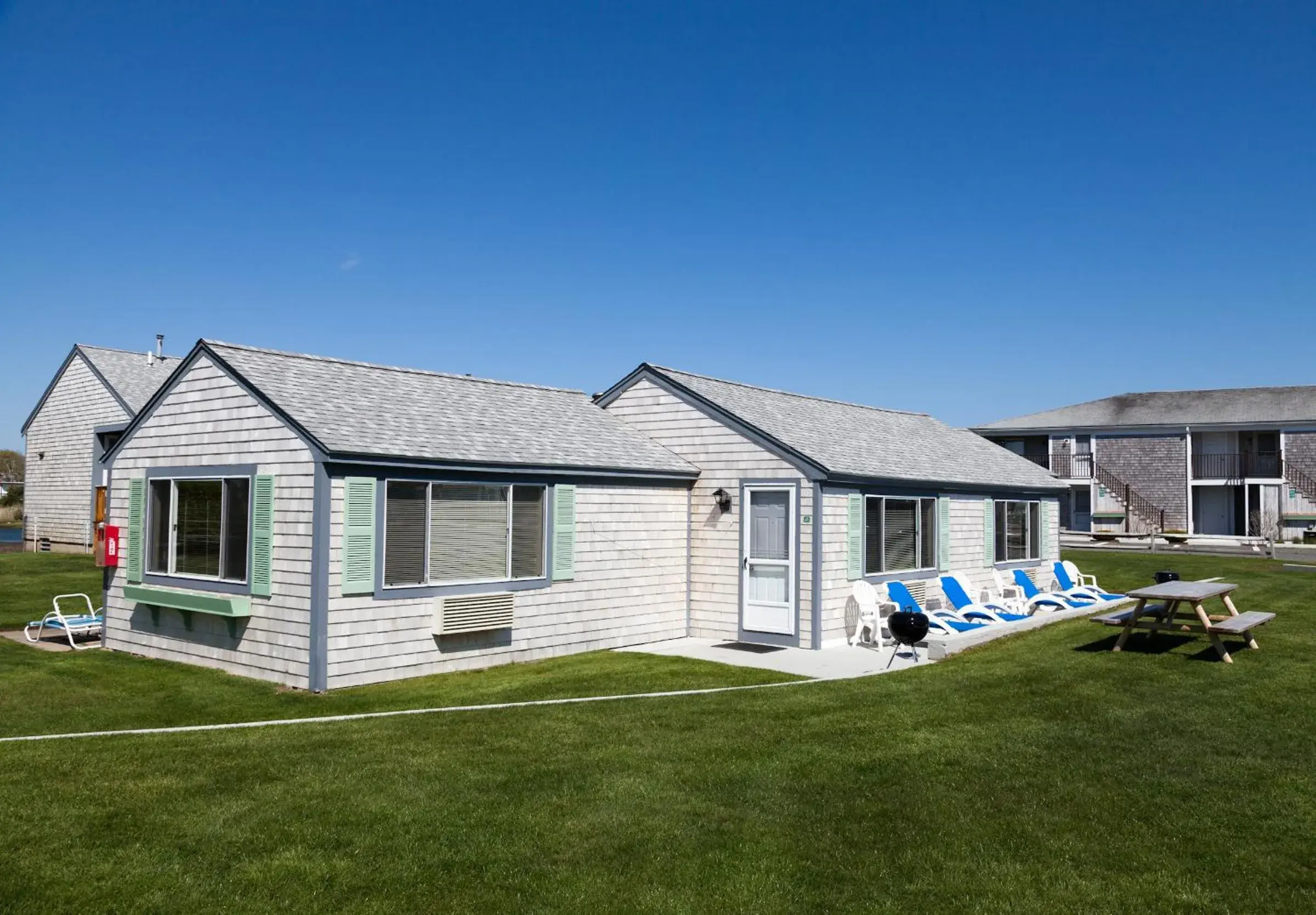 Property building in Green Harbor Resort Property building in Green Harbor Resort