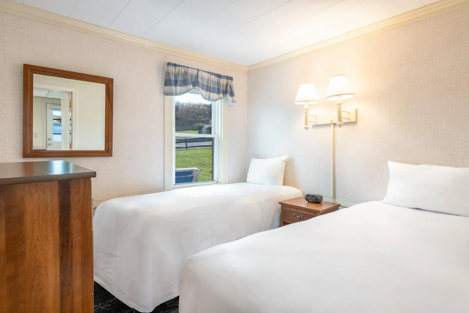 Bedroom, Bed in Green Harbor Resort