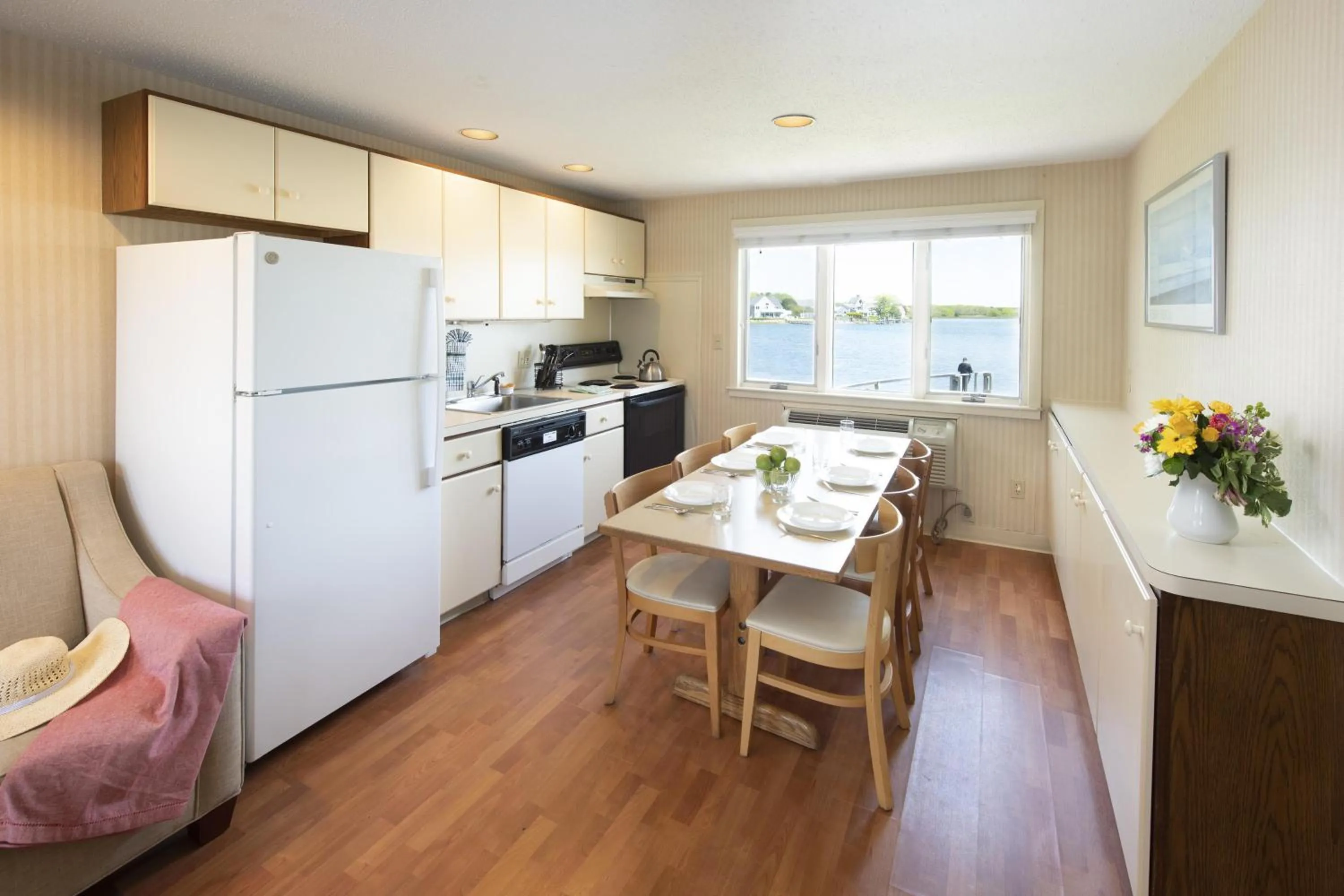 Kitchen or kitchenette in Green Harbor Resort