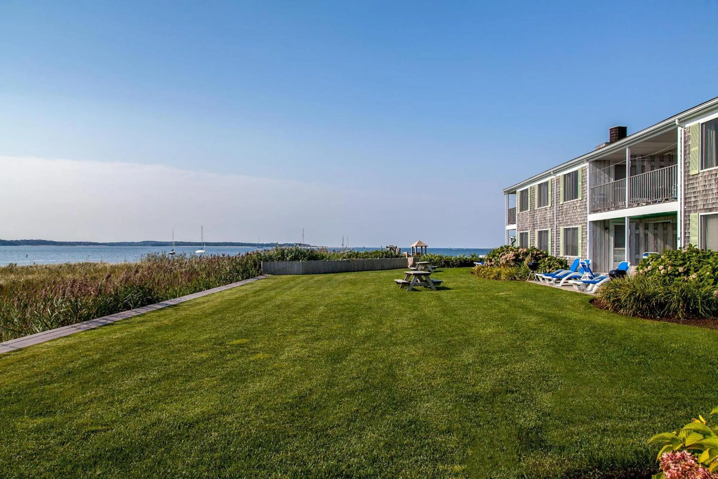 Property building in Green Harbor Resort