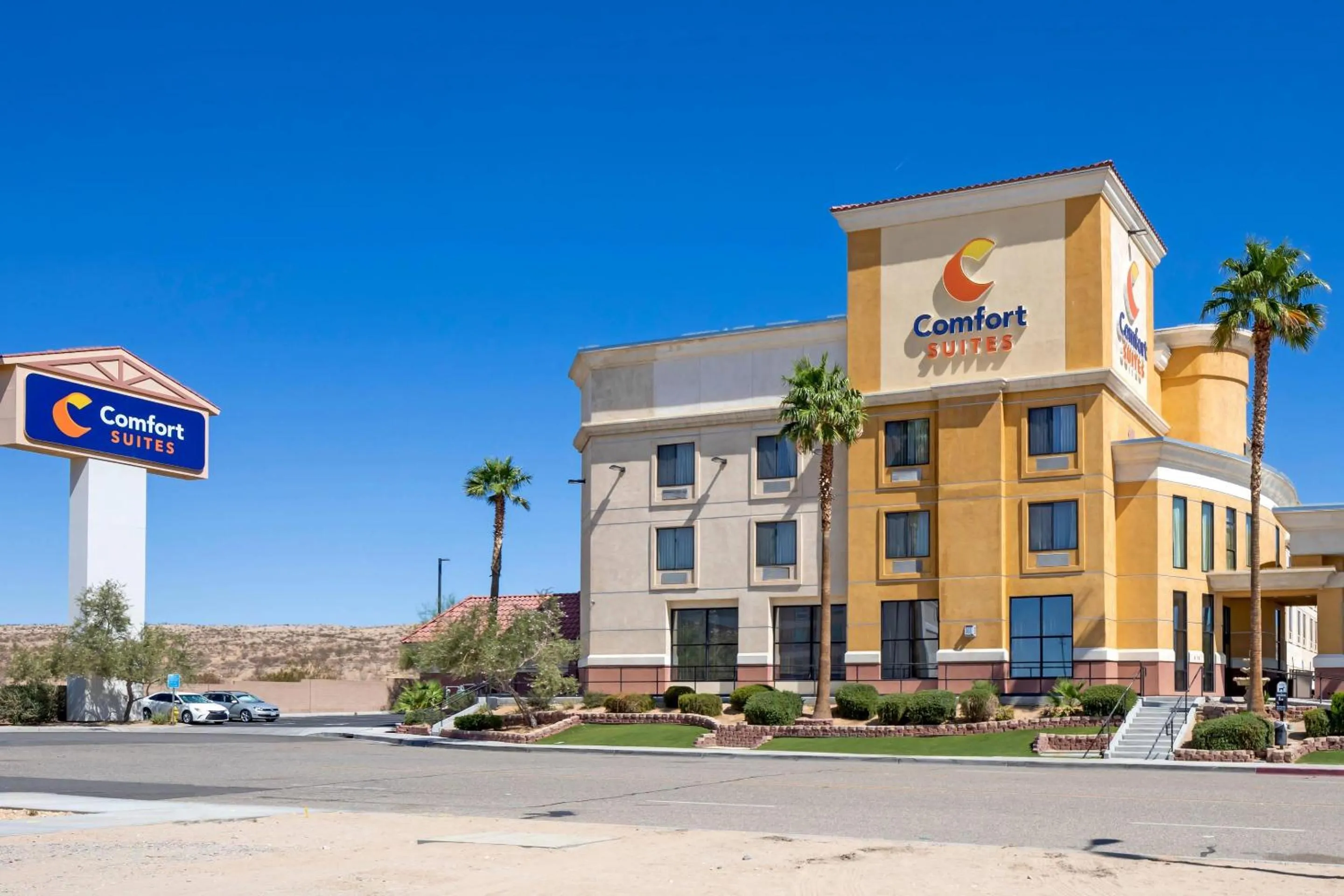 Property building in Comfort Suites Barstow near I-15