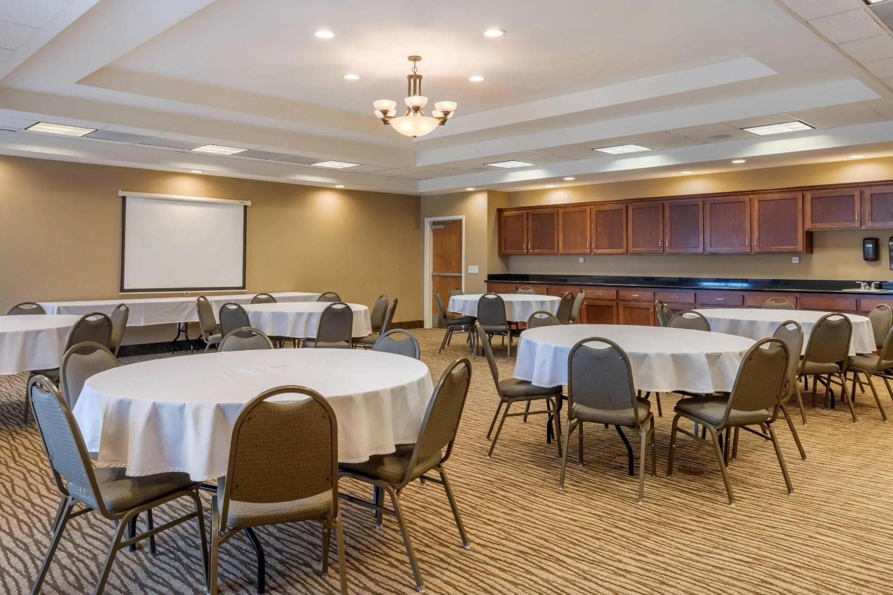 Meeting/conference room in Comfort Suites Barstow near I-15