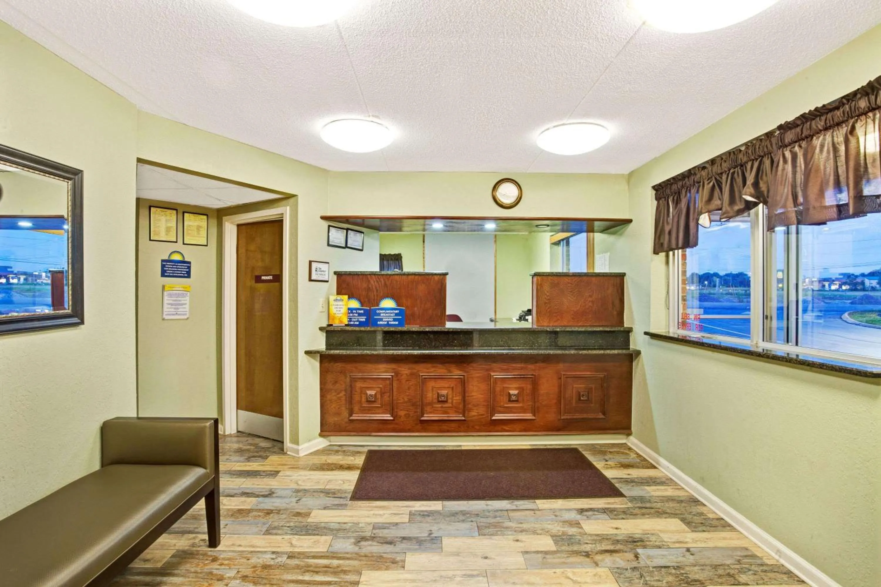Lobby or reception in Days Inn by Wyndham Clarksville TN