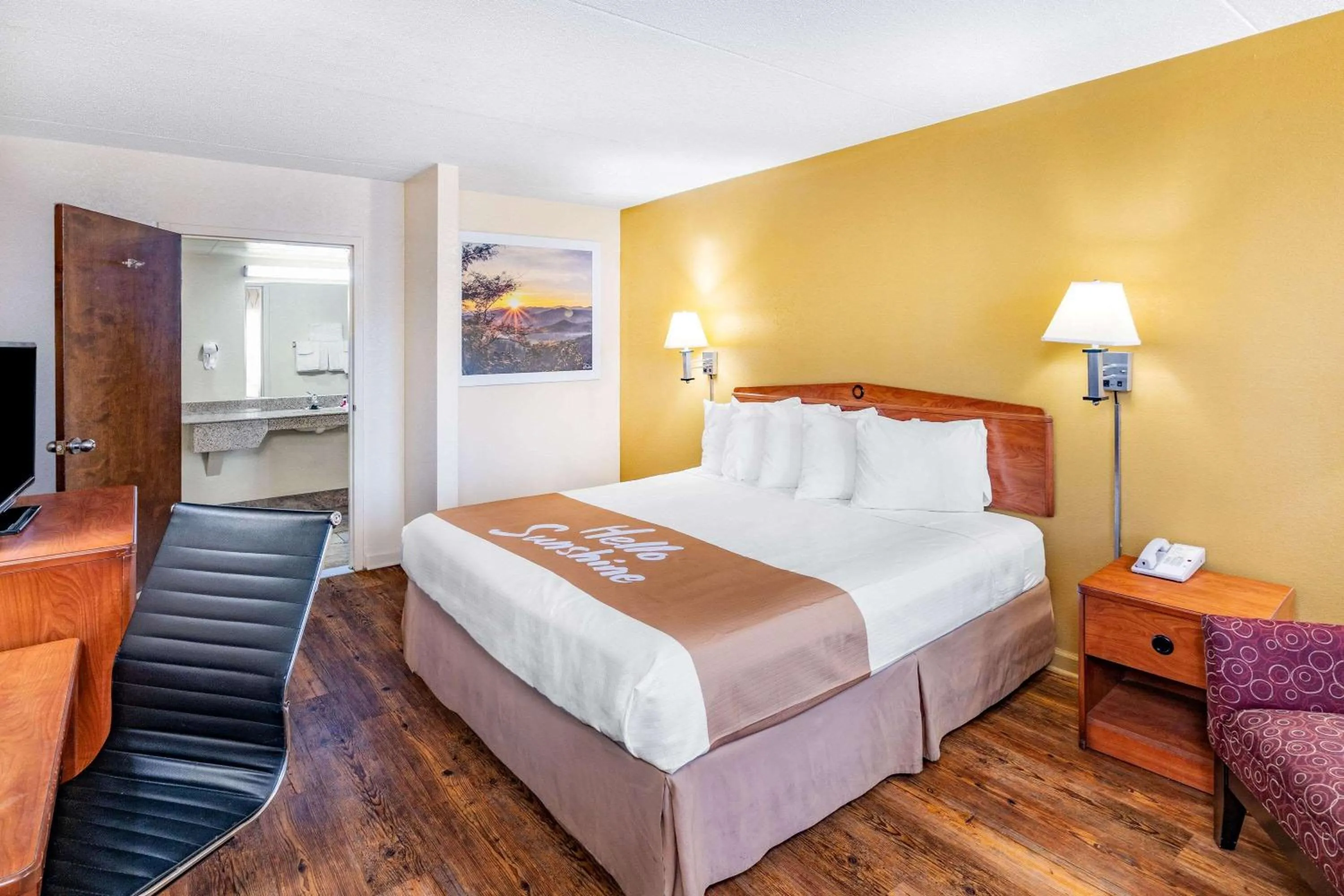 Photo of the whole room, Bed in Days Inn by Wyndham Clarksville TN