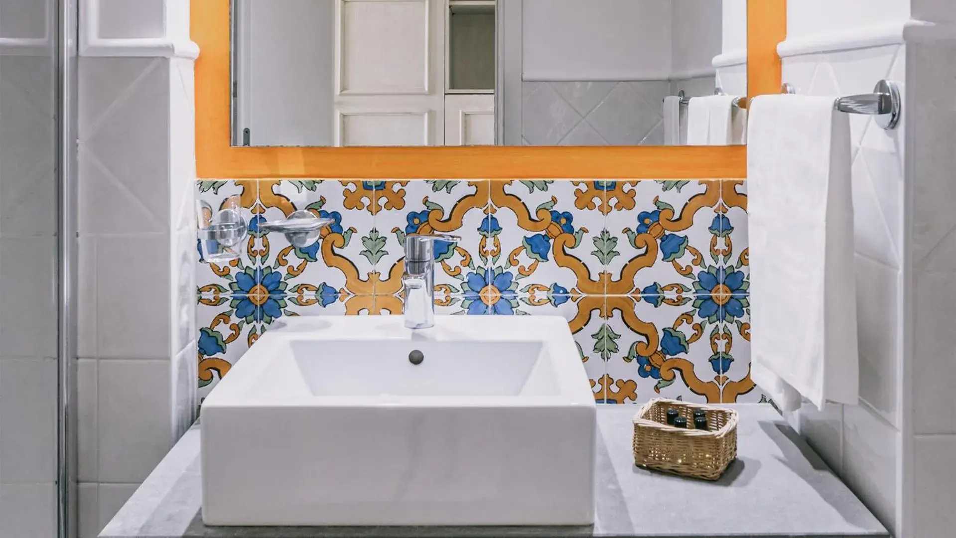 Bathroom in Costanza Charme Club