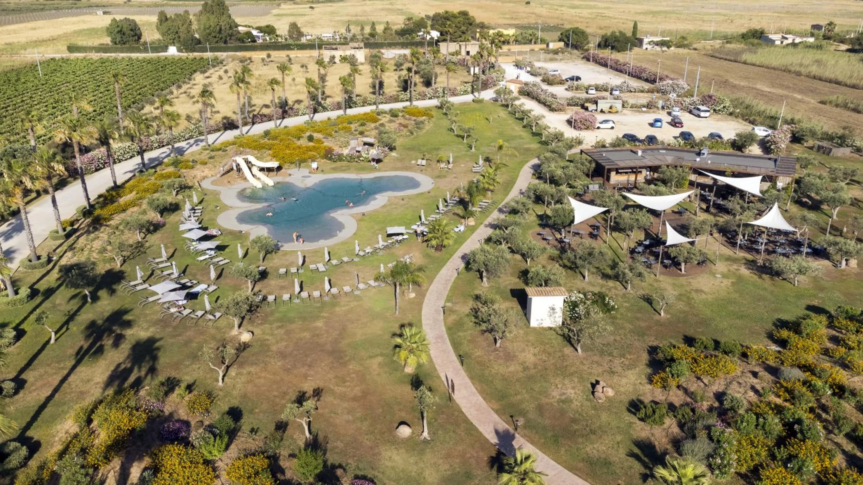 Bird's eye view, Bird's-eye View in Costanza Charme Club