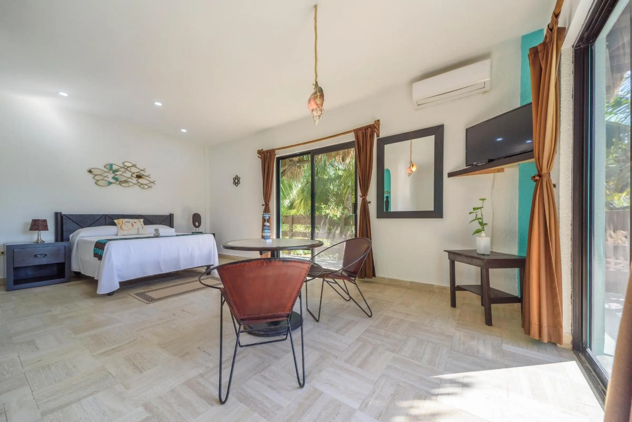 Photo of the whole room, Bed in Hotel Villas Tiburon Adults Only