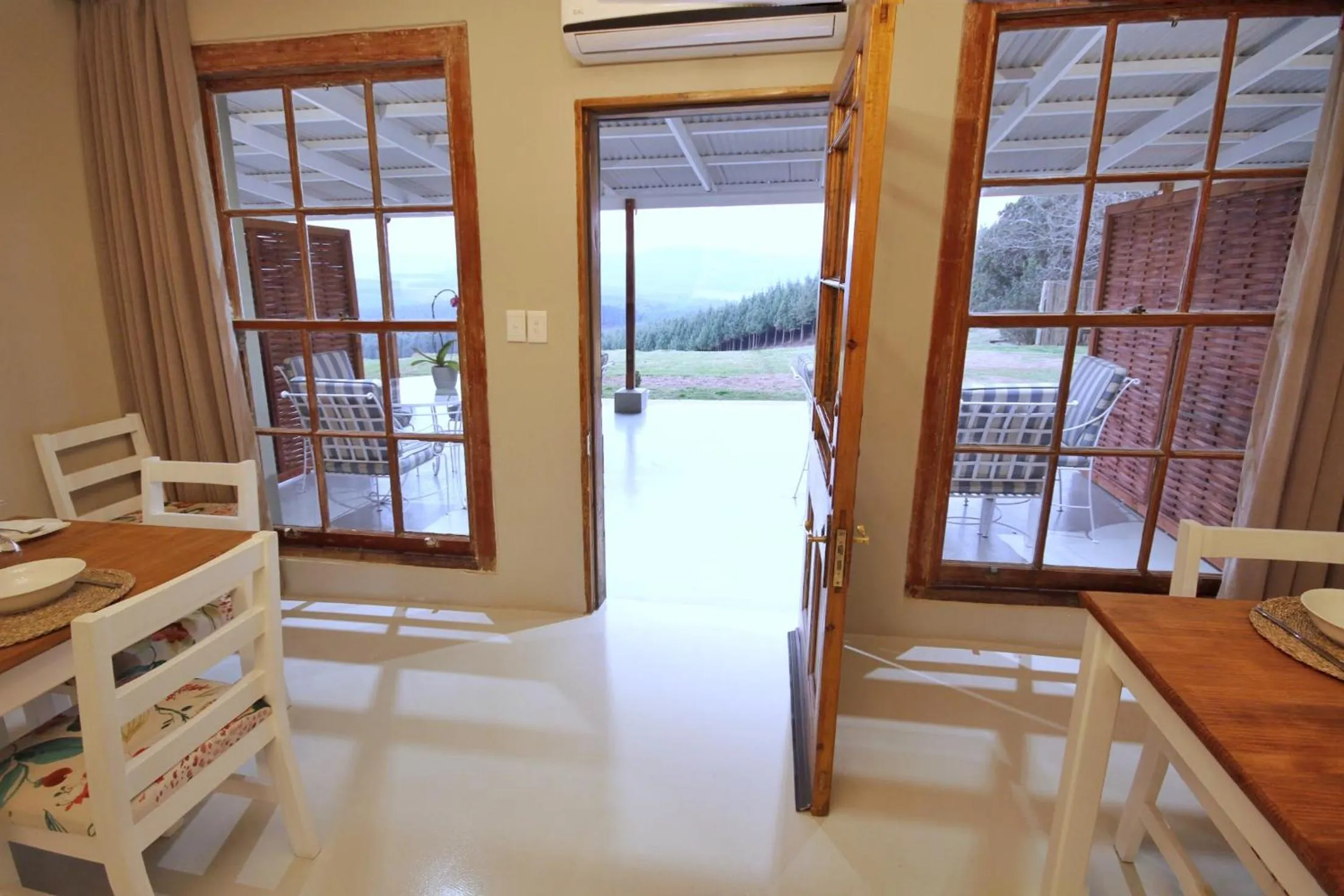 Communal lounge/ TV room in Curry's Post Bed & Breakfast