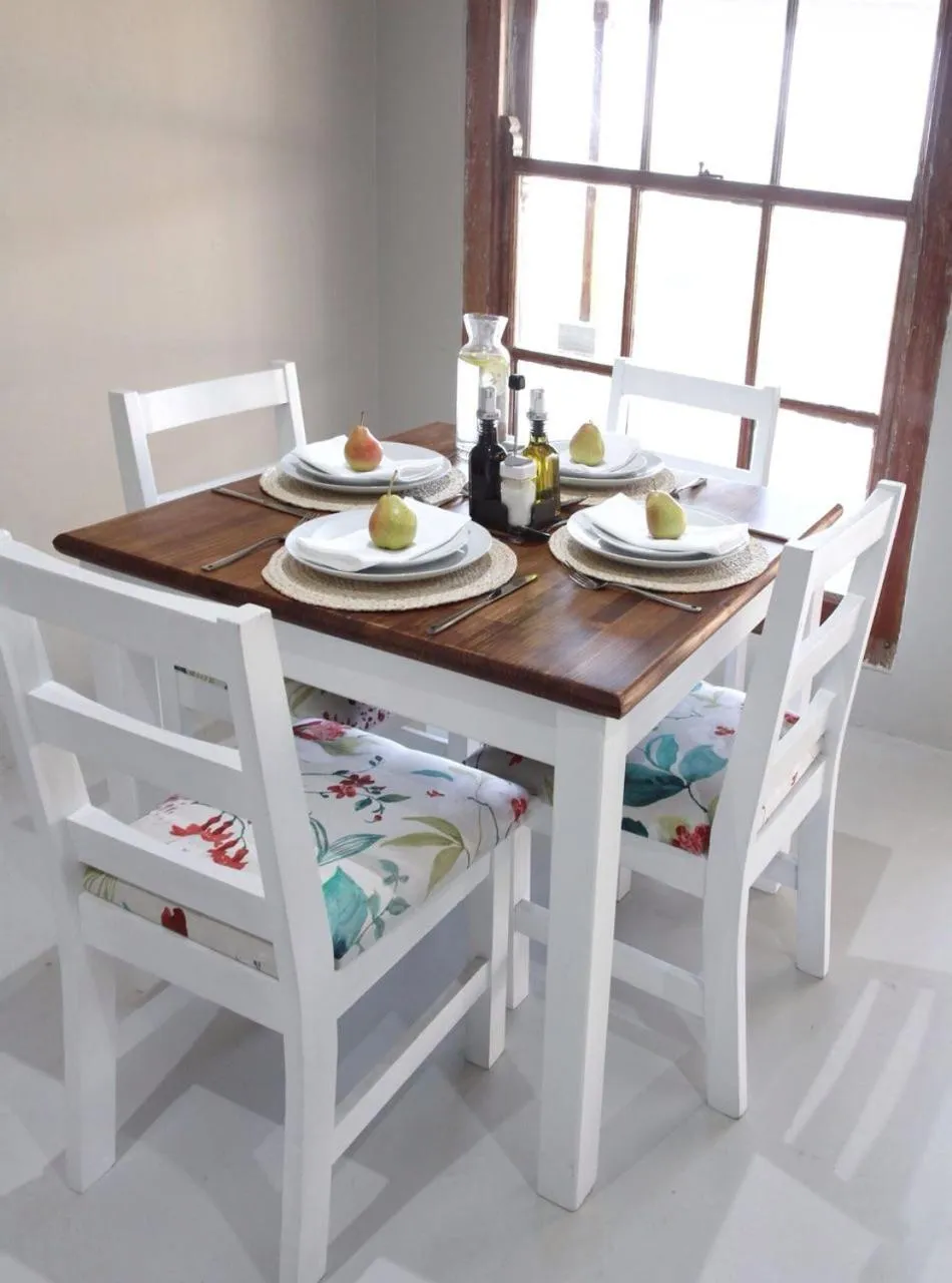 Breakfast in Curry's Post Bed & Breakfast