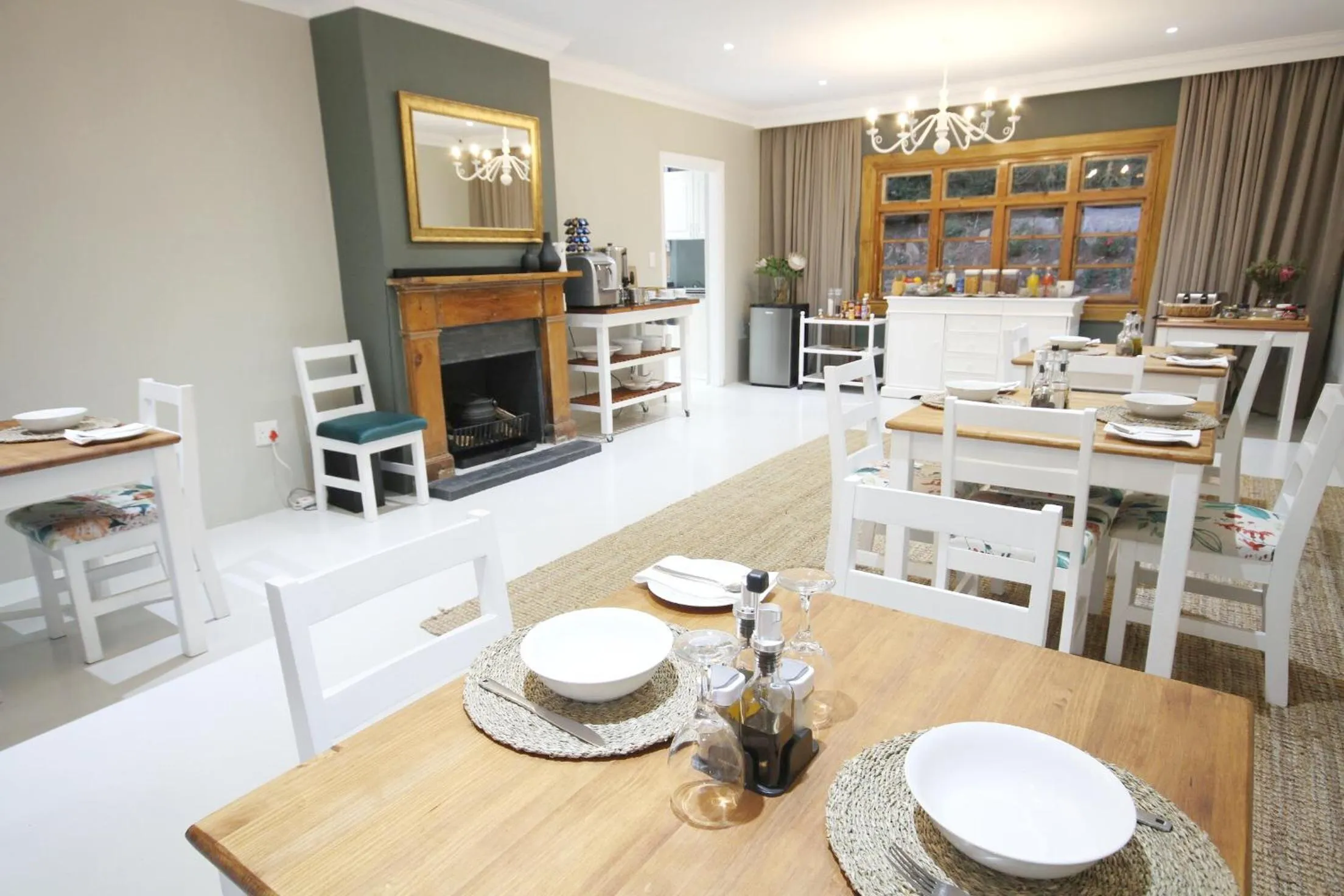 Communal lounge/ TV room in Curry's Post Bed & Breakfast