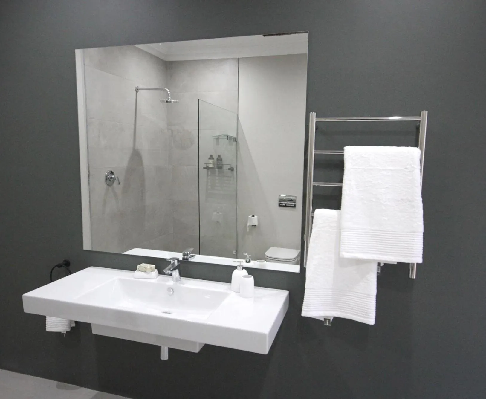 Bathroom in Curry's Post Bed & Breakfast