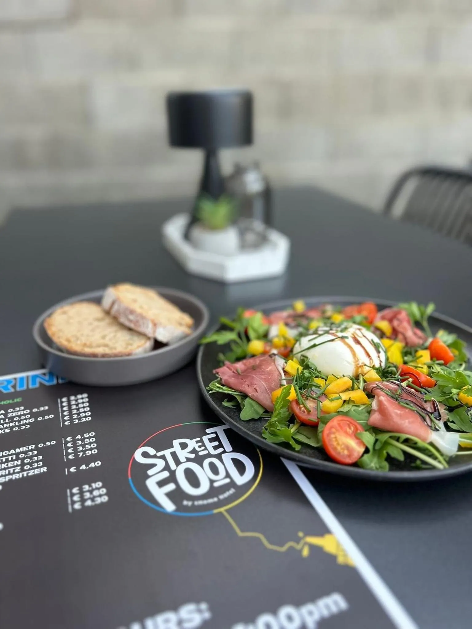 Restaurant/places to eat in SHOME Hotel Graz I Self-Check-In I Free Parking