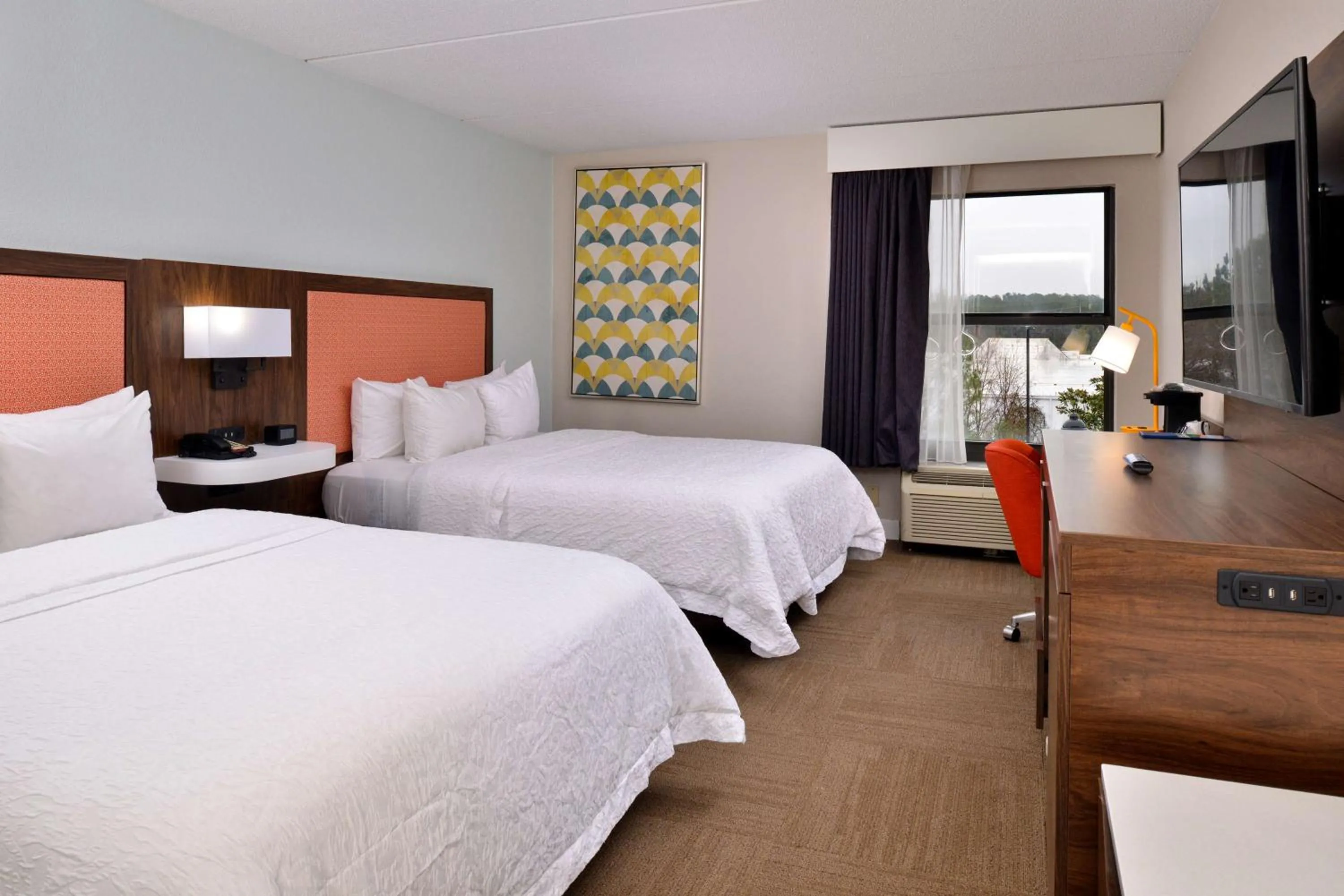 Bed in Hampton Inn Henderson