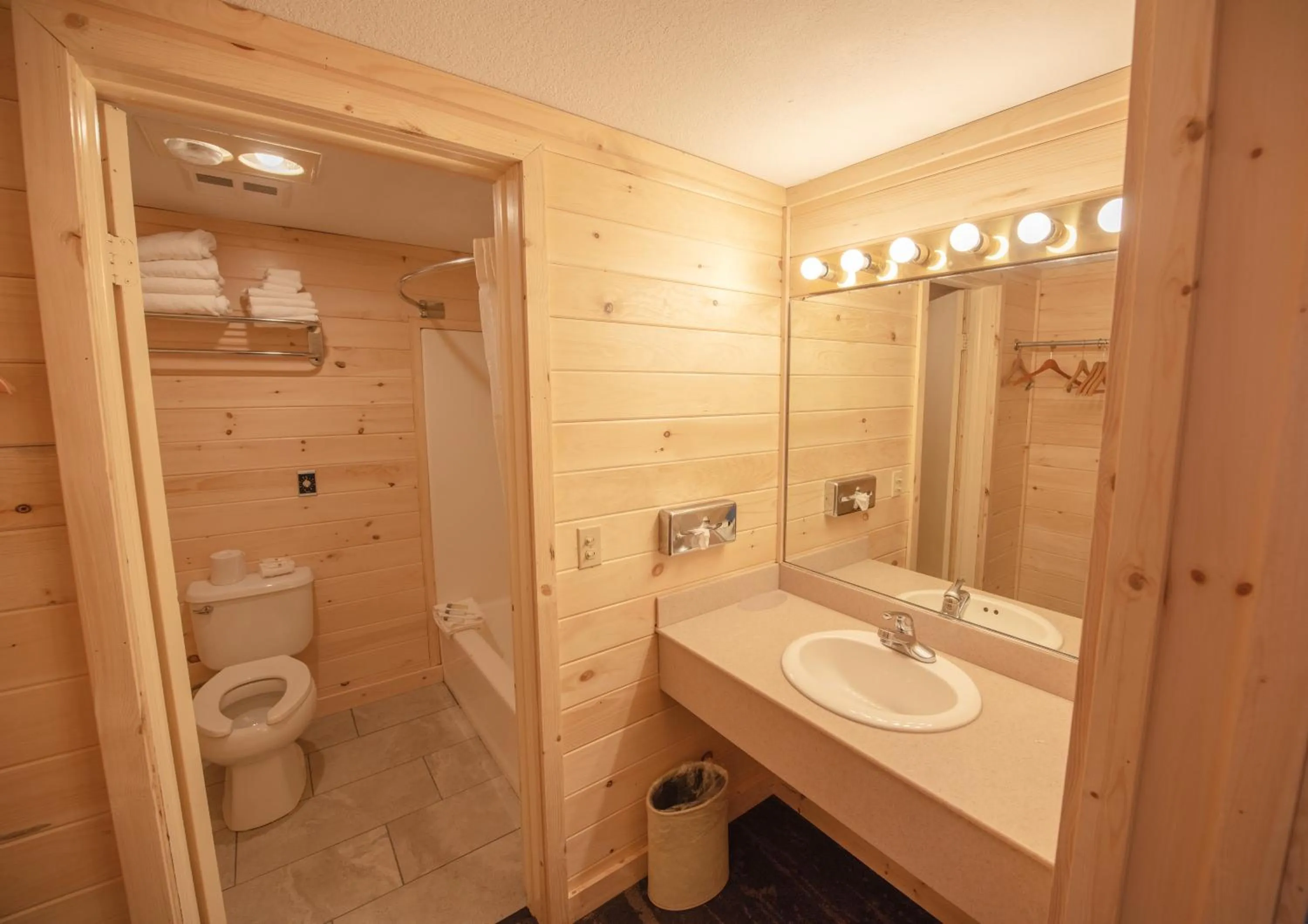 Shower in Quality Inn & Suites Mackinaw City Beachfront