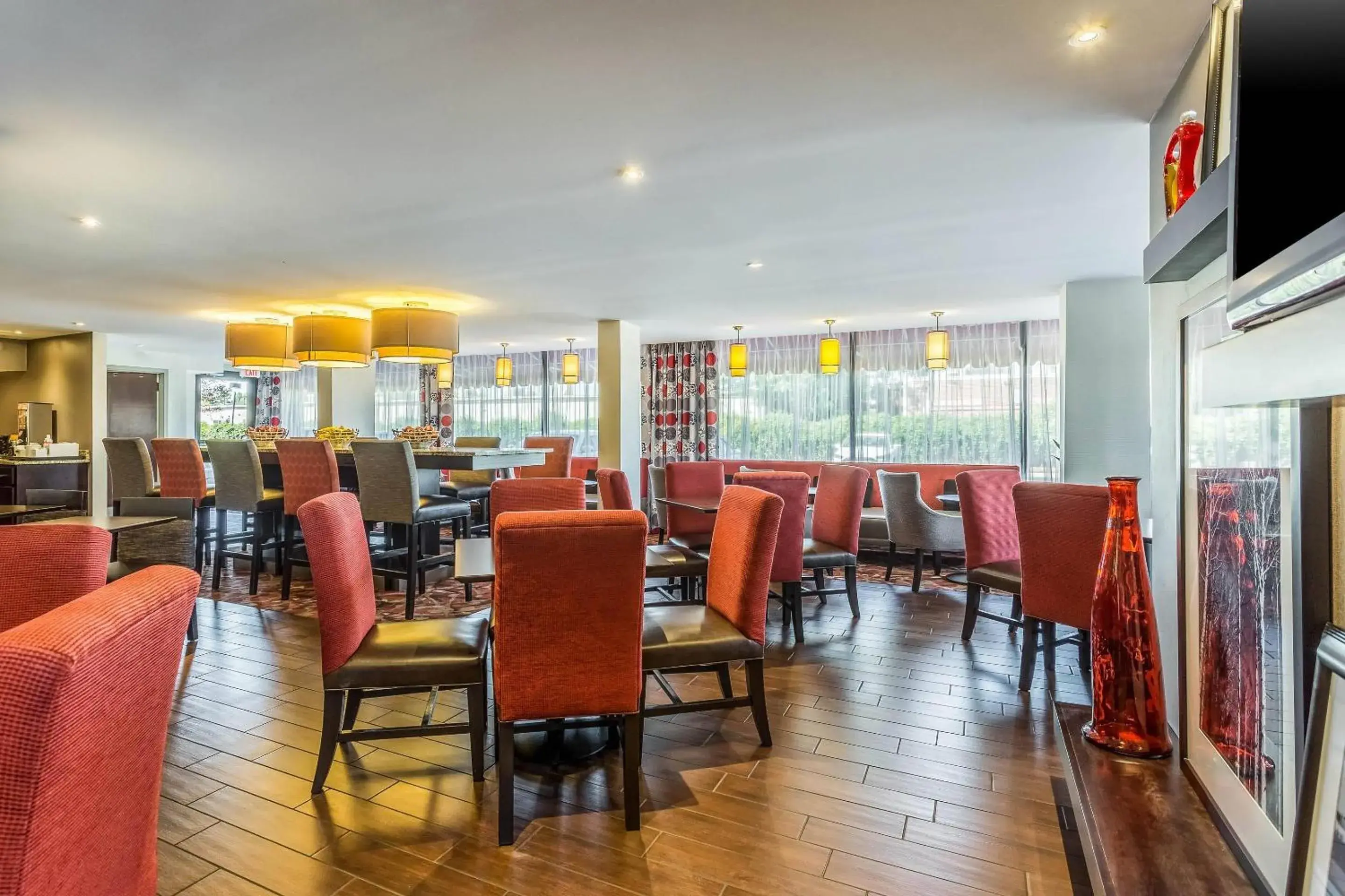 Breakfast in Clarion Pointe Huntsville Research Park Breakfast in Clarion Pointe Huntsville Research Park