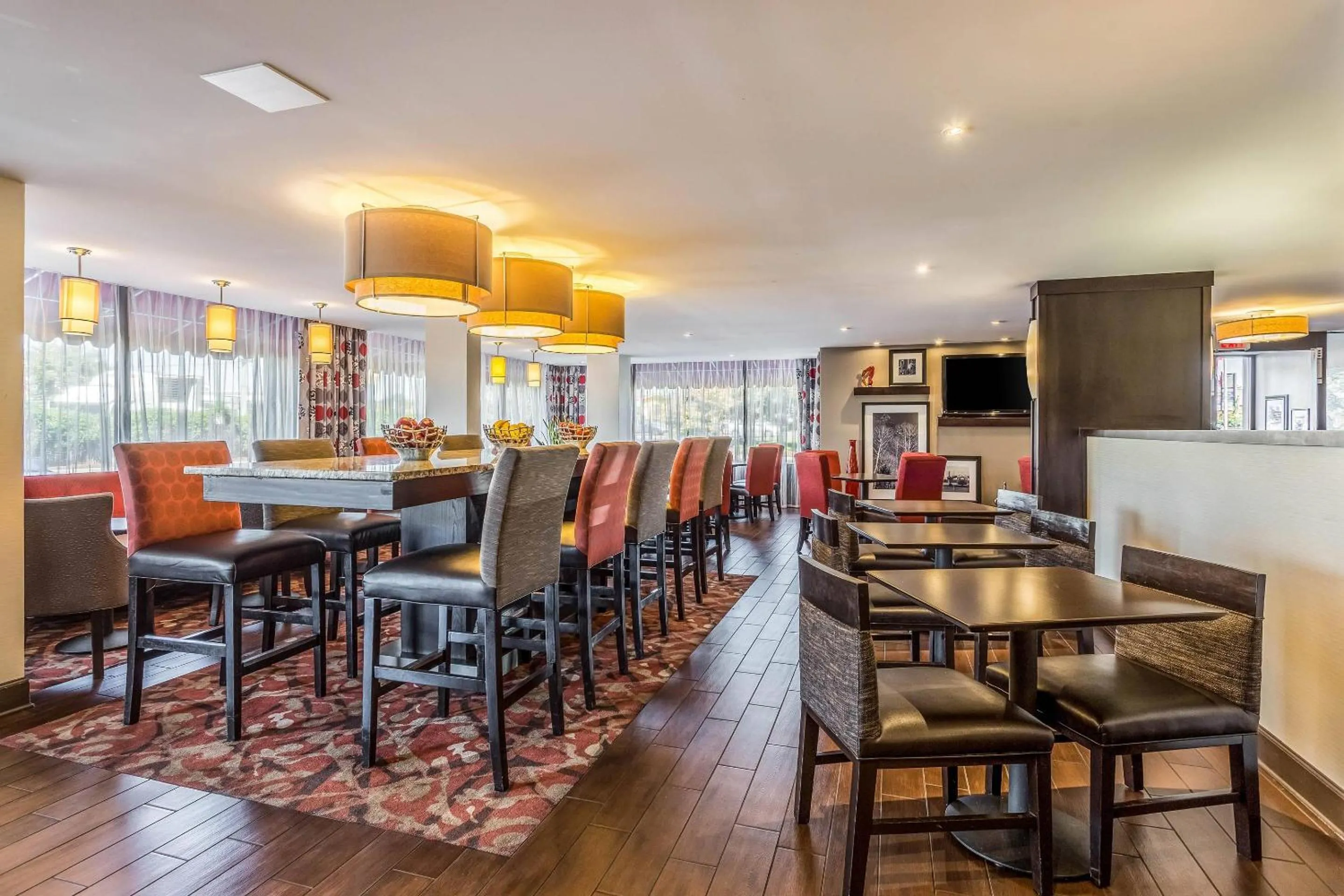 Breakfast in Clarion Pointe Huntsville Research Park