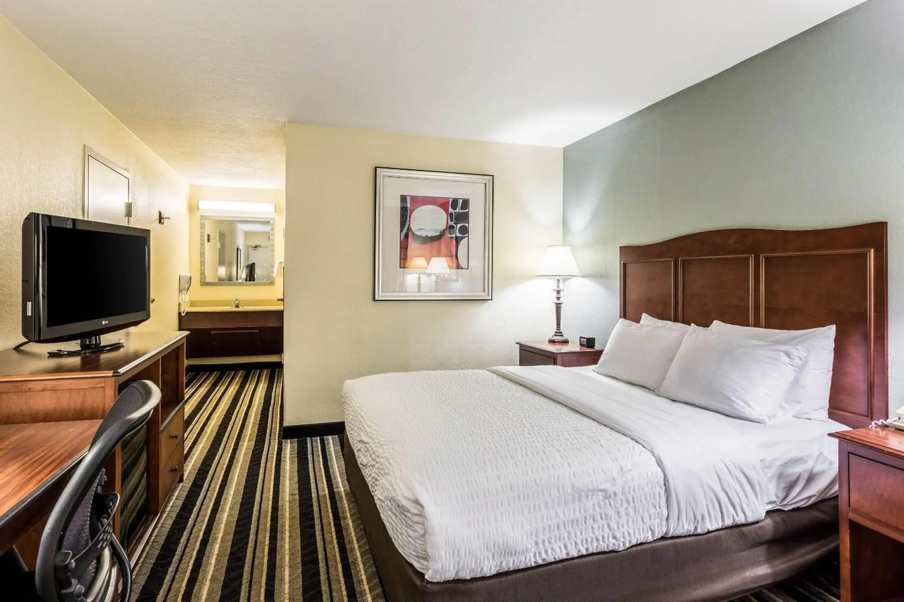 Bedroom, Bed in Clarion Pointe Huntsville Research Park Bedroom, Bed in Clarion Pointe Huntsville Research Park